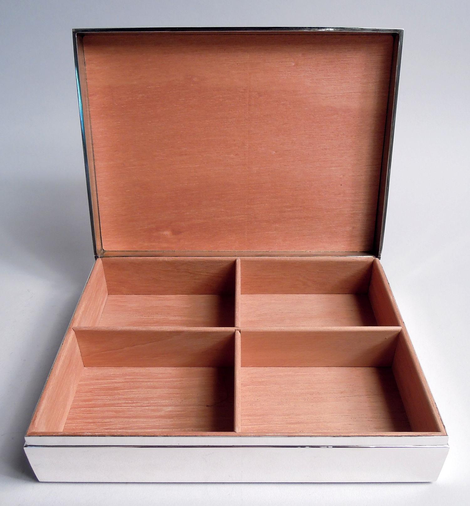 Caja Tiffany grande de plata de ley moderna de mediados de siglo Plata esterlina