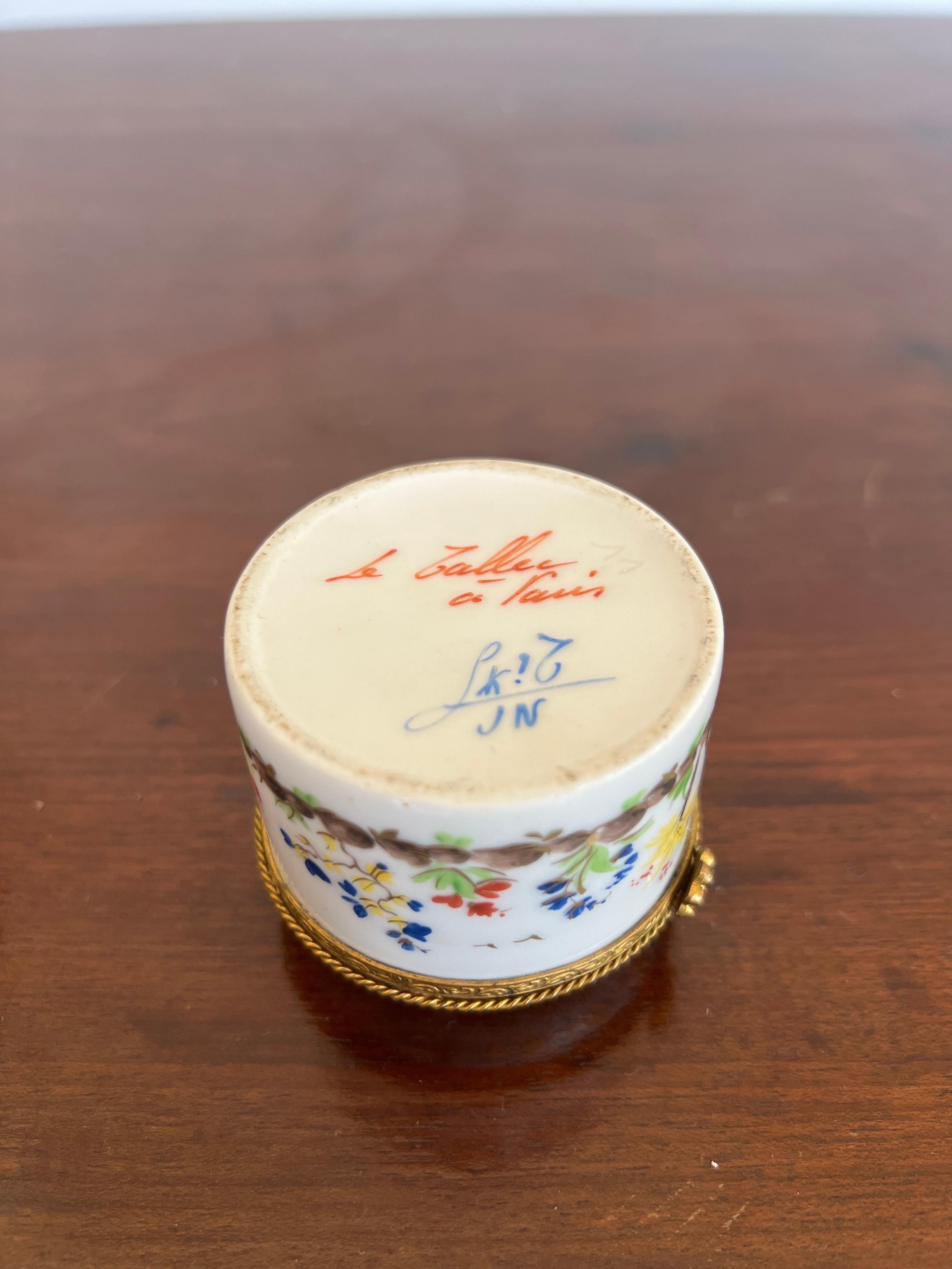 Boîte Le Tallec Cirque Chinois en porcelaine Tiffany en vente 1