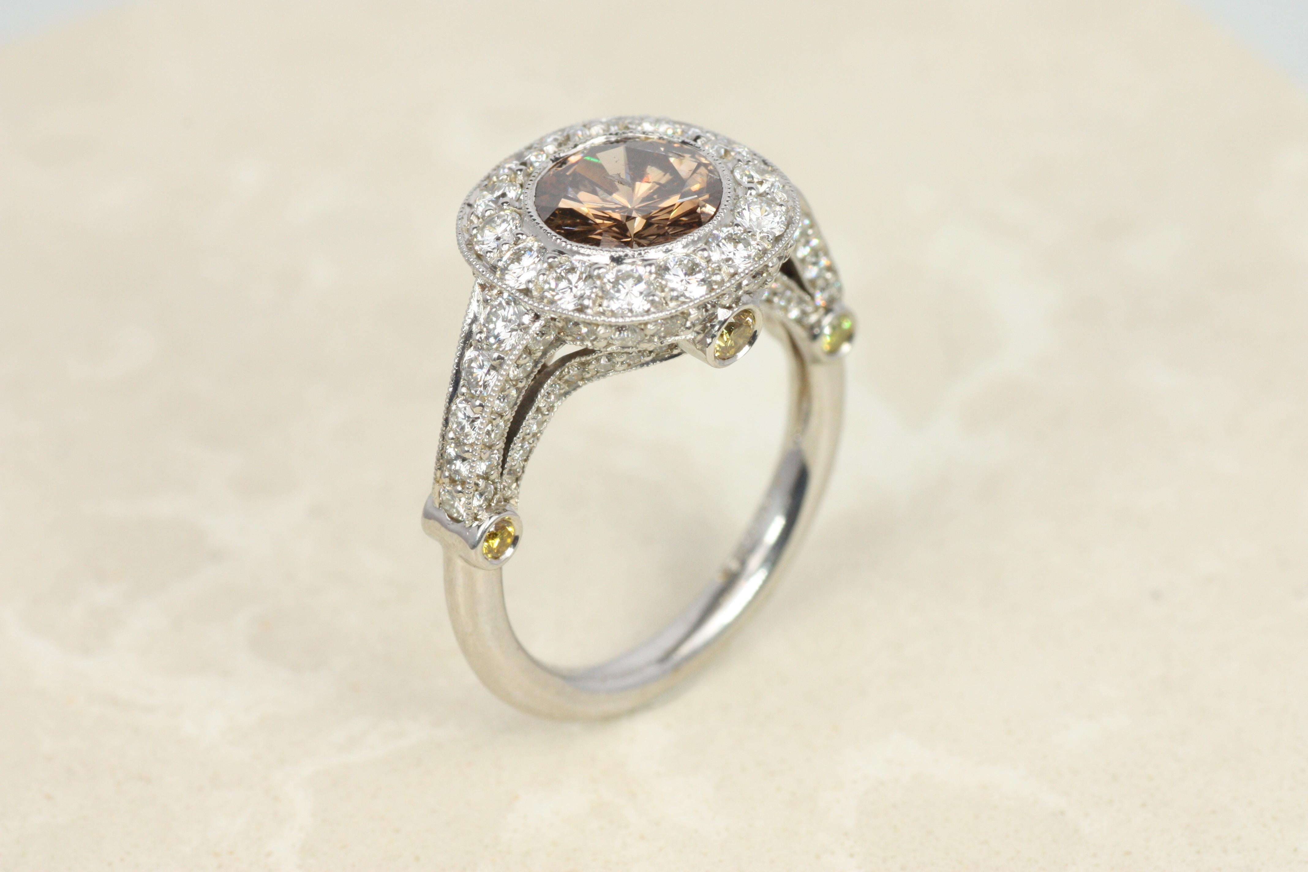 Tiffany Legacy inspirierter Verlobungsring - 3,02ct Brown, gelbe & weiße Diamanten im Zustand „Neu“ im Angebot in Santa Monica, CA