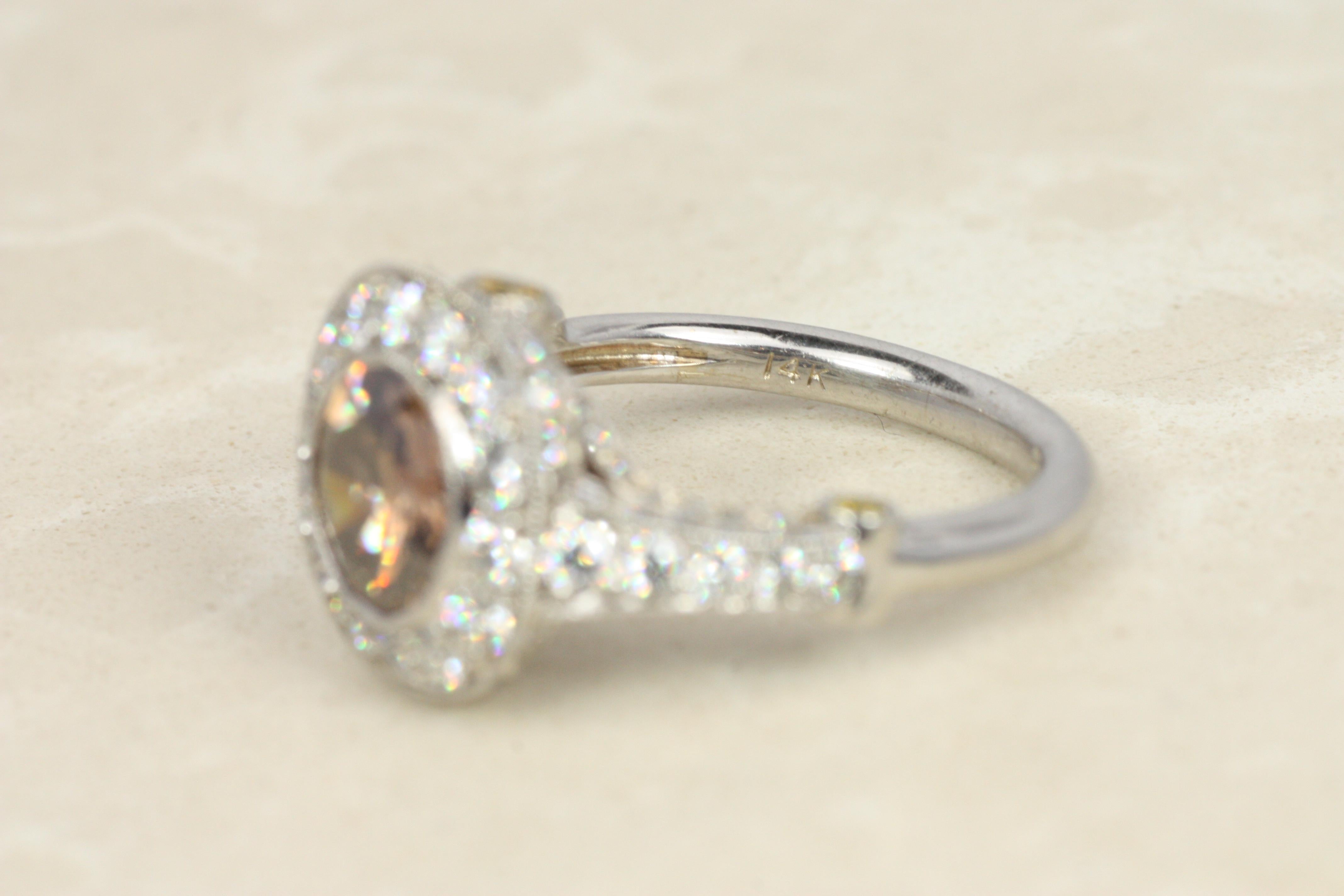 Tiffany Legacy inspirierter Verlobungsring - 3,02ct Brown, gelbe & weiße Diamanten im Angebot 1