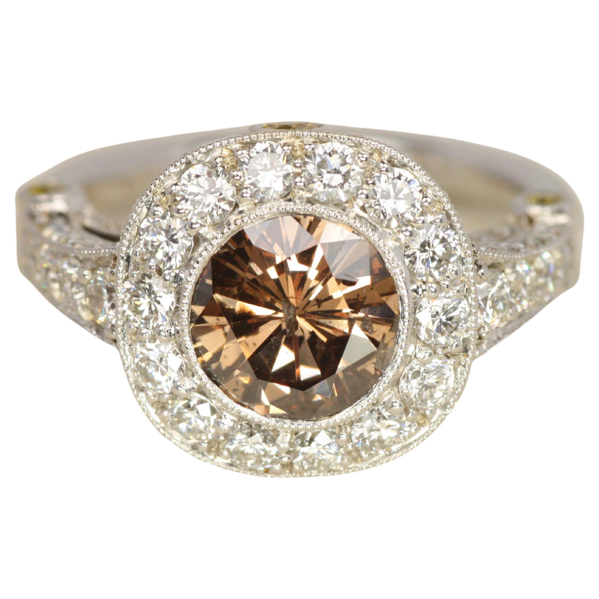 Tiffany Legacy inspirierter Verlobungsring - 3,02ct Brown, gelbe & weiße Diamanten im Angebot