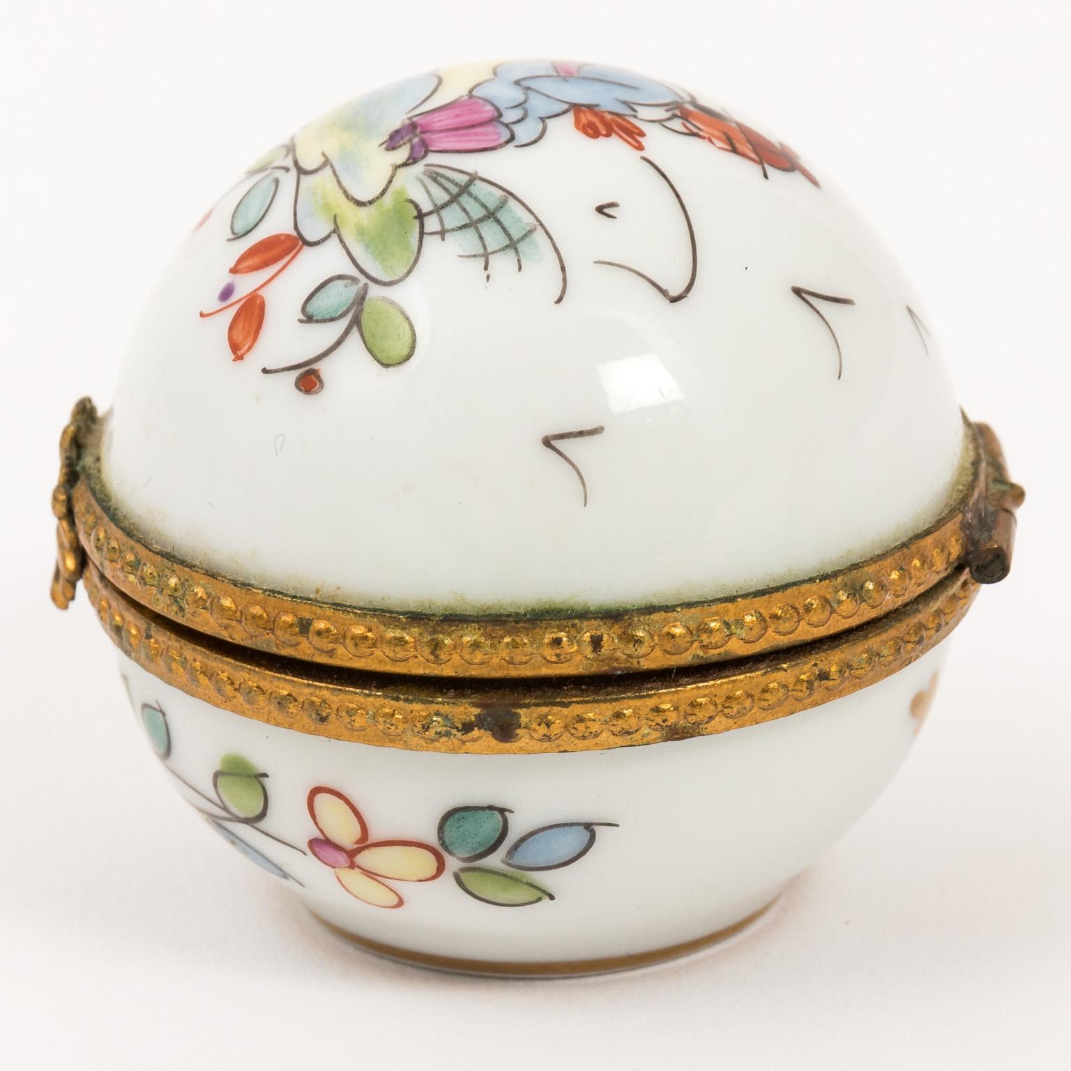 Tiffany & Co. Limoges Hand Painted Porcelain Box In Good Condition In Stamford, CT