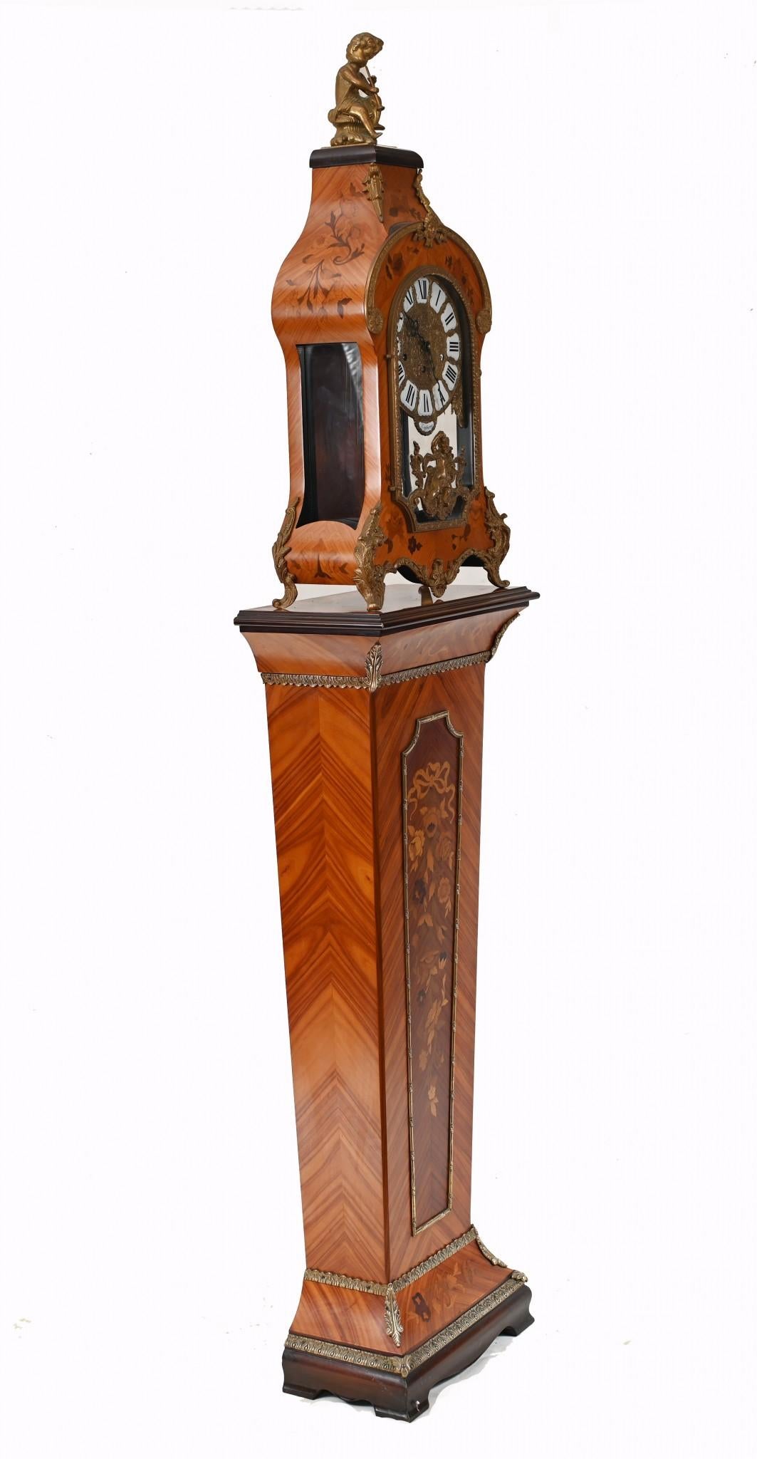 Tiffany Mantle Clock and Stand French Marquetry Inlay In Good Condition In Potters Bar, GB