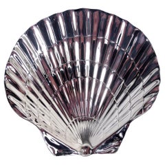 Piatto a forma di conchiglia in argento Tiffany Midcentury Modern Classical Sterling Silver