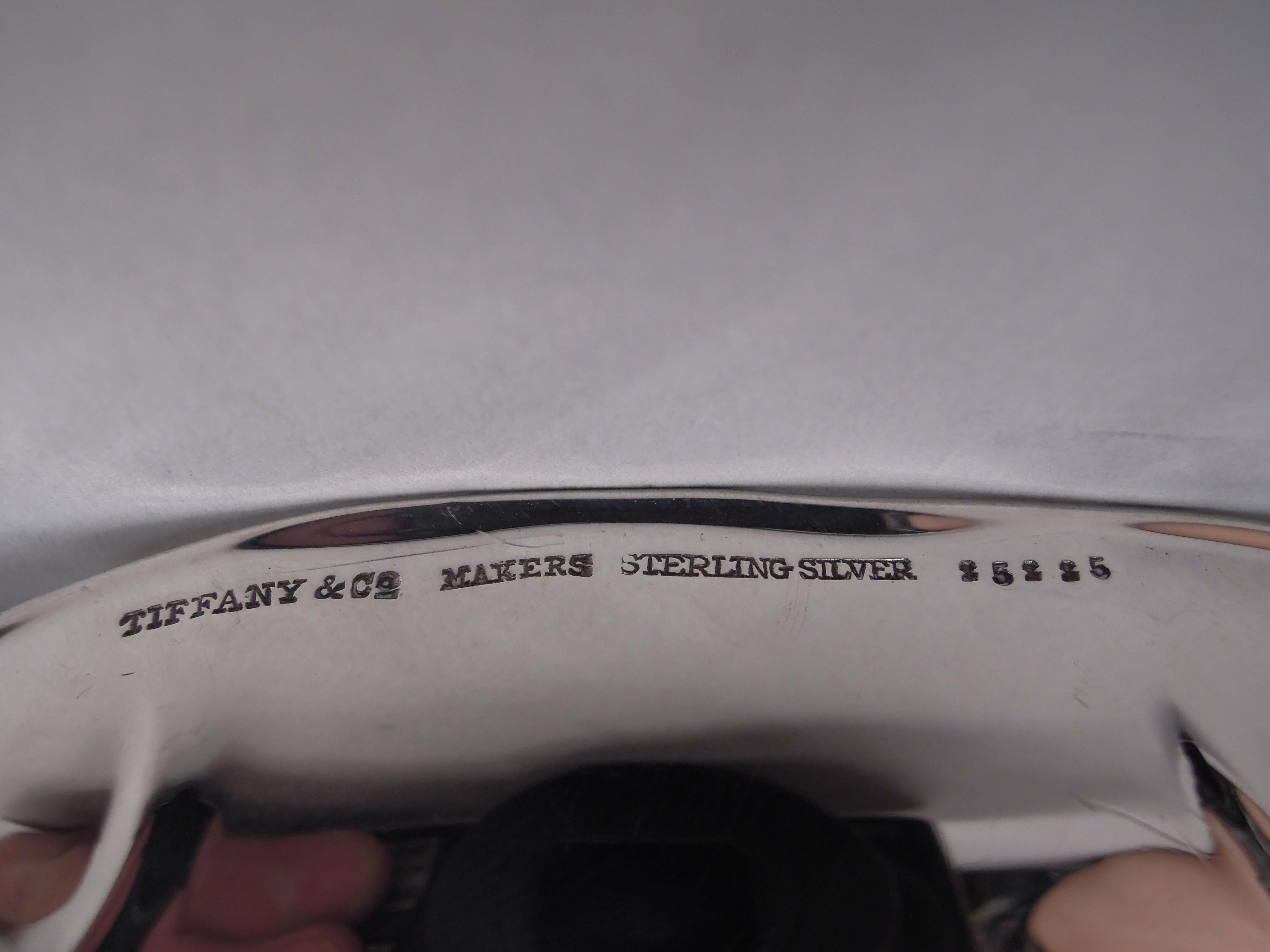 Piatto a forma di foglia in argento Tiffany Midcentury Modern In condizioni buone in vendita a New York, NY