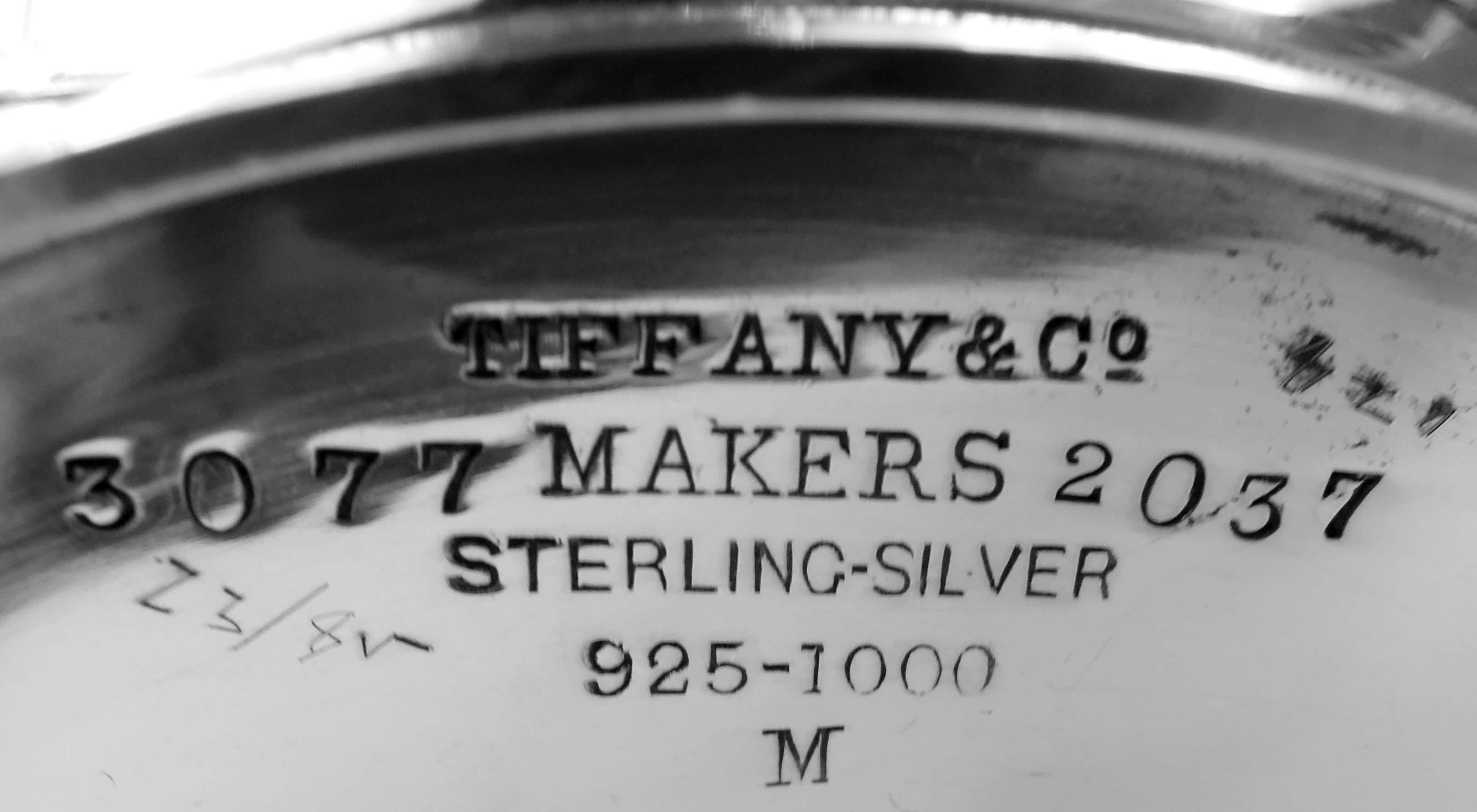 Pichet à eau en argent sterling The Moderns Classic en vente 2