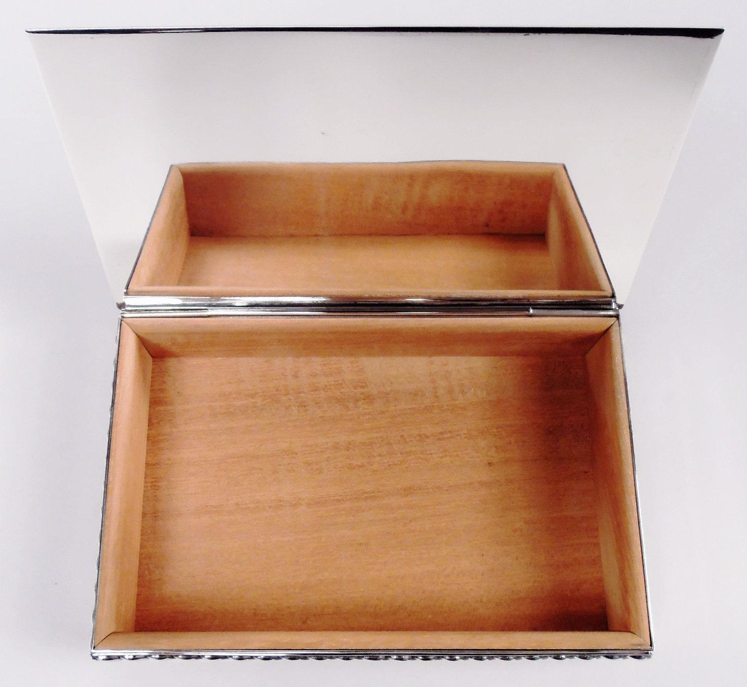Moderne Tiffany-Schachtel aus Sterlingsilber mit kühner Wellenkante im Angebot 2
