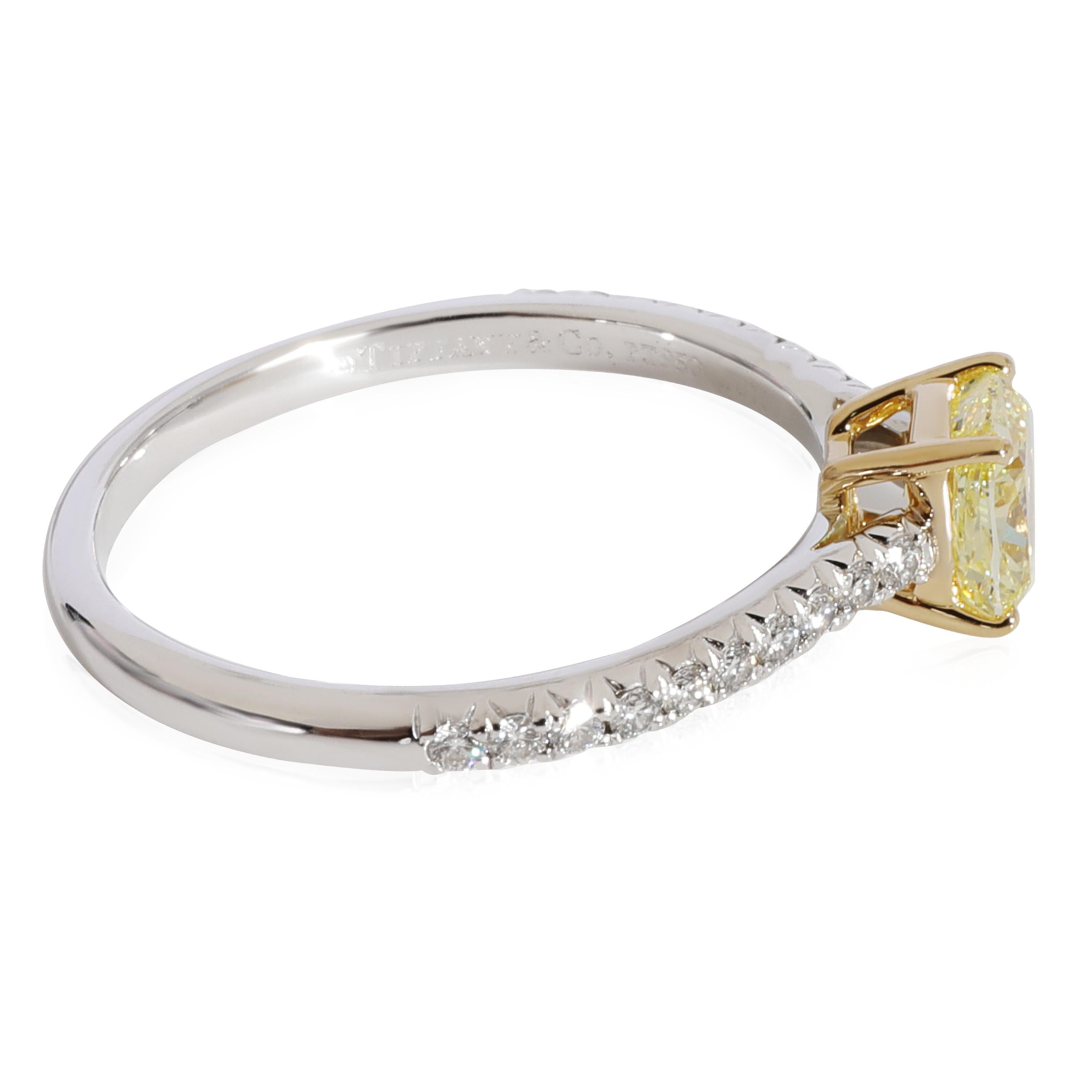 Tiffany & Co. Novo Ausgefallener gelber Diamant-Verlobungsring aus 18k Gold/Platin 0,92 Gesamtkaratgewicht im Zustand „Hervorragend“ in New York, NY