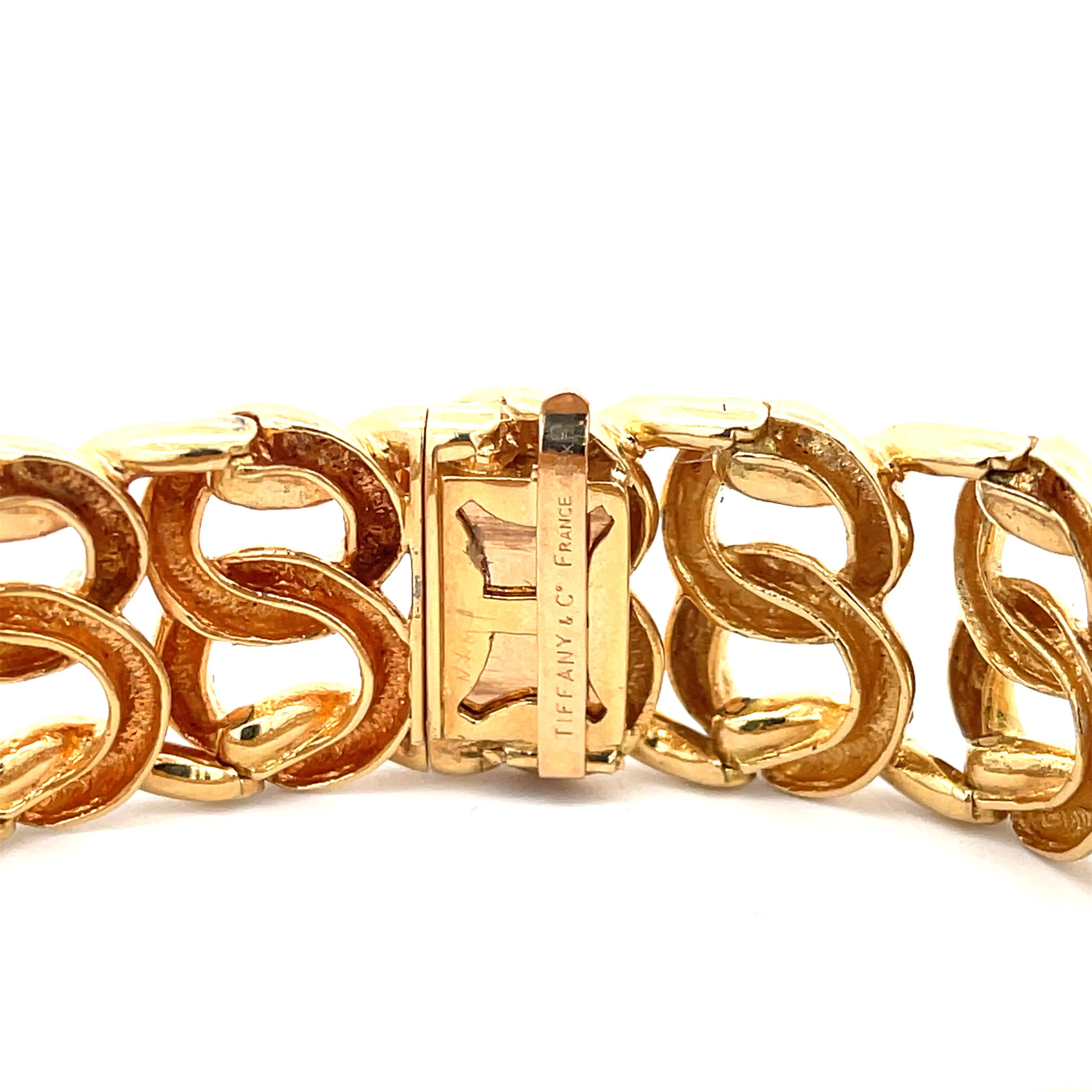 Tiffany Open Link Double Row Armband in 18K Gelbgold. Das Armband ist 7,25 Zoll lang, 0,75 Zoll breit und wiegt 67,5 Gramm. Gestempelt Tiffany & Co Frankreich 18K. 