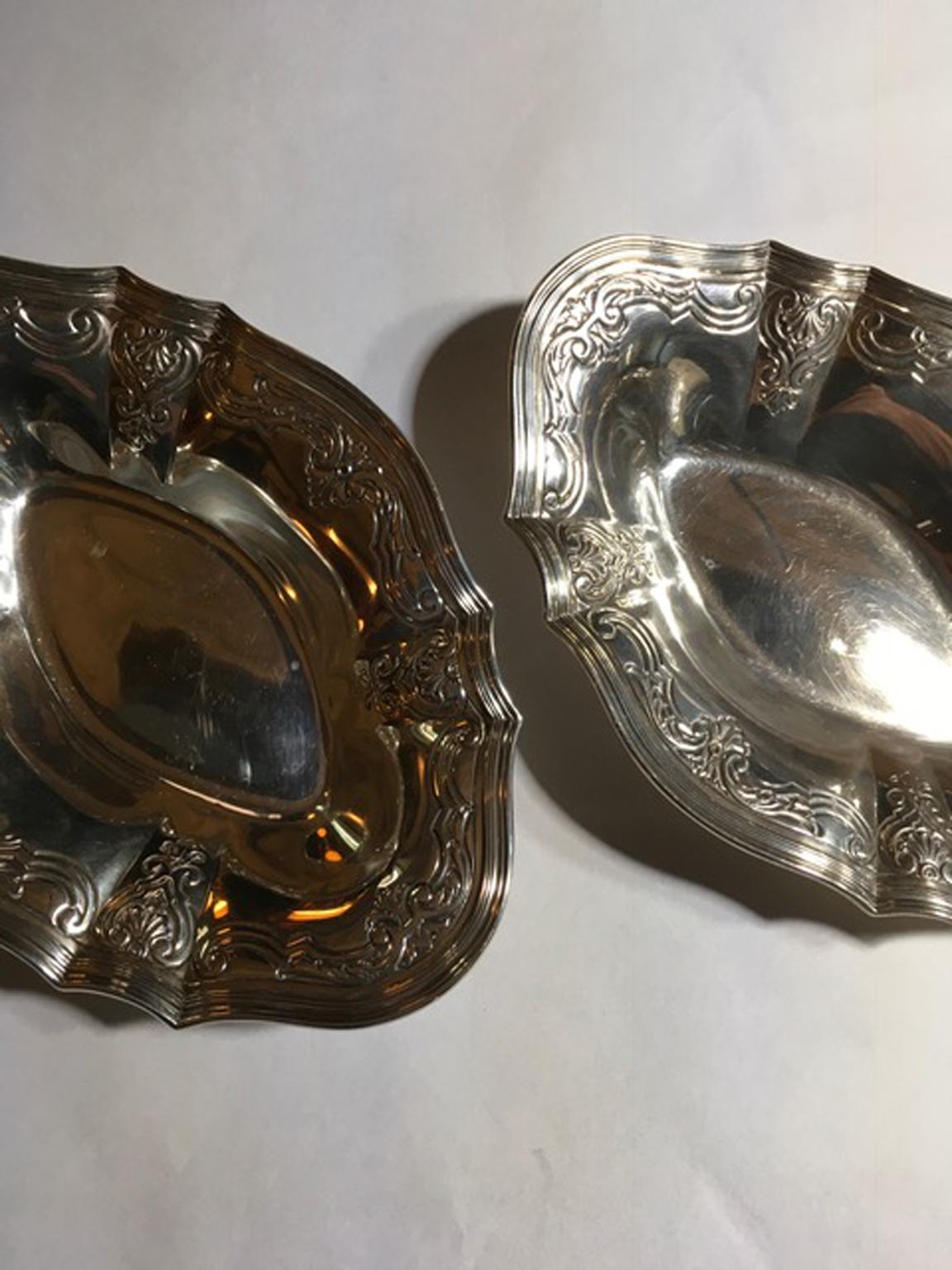New York Tiffany Late 19th Century Victorian Pair of Sterling Silver Bowls In Good Condition For Sale In Brescia, IT
