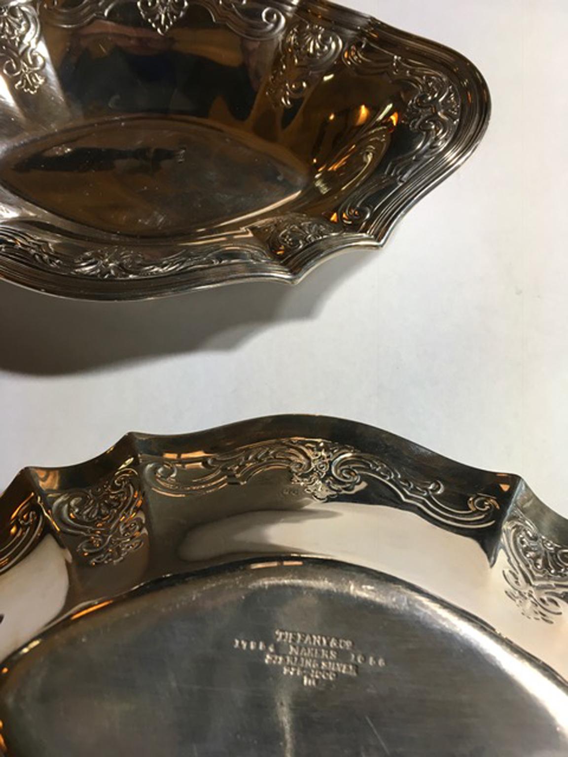 New York Tiffany Late 19th Century Victorian Pair of Sterling Silver Bowls For Sale 3
