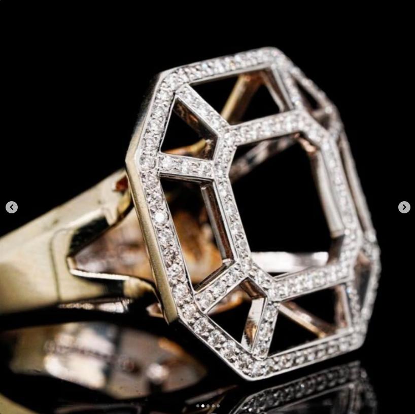 Tiffany & Co. Anello con diamante e oro bianco 18 carati Paloma Picasso 1,25ctw VS1-VS2/F-G - Questo squisito pezzo è la testimonianza della duratura collaborazione tra Tiffany & Co. e la famosa designer Paloma Picasso, che combina un'eccezionale