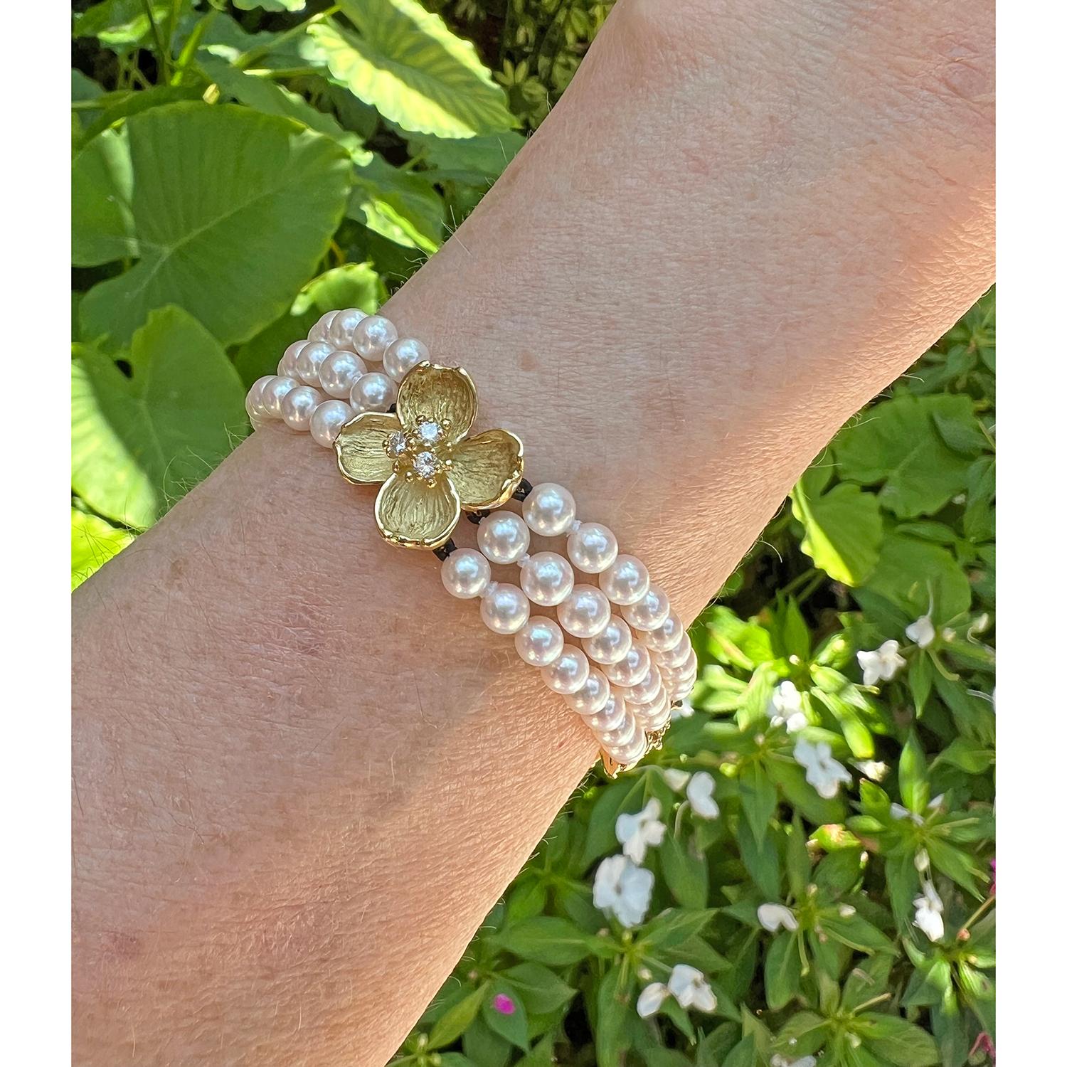 Tiffany Pearl 18k Gold Diamond Dogwood Flower Bracelet In Excellent Condition In Palm Beach, FL