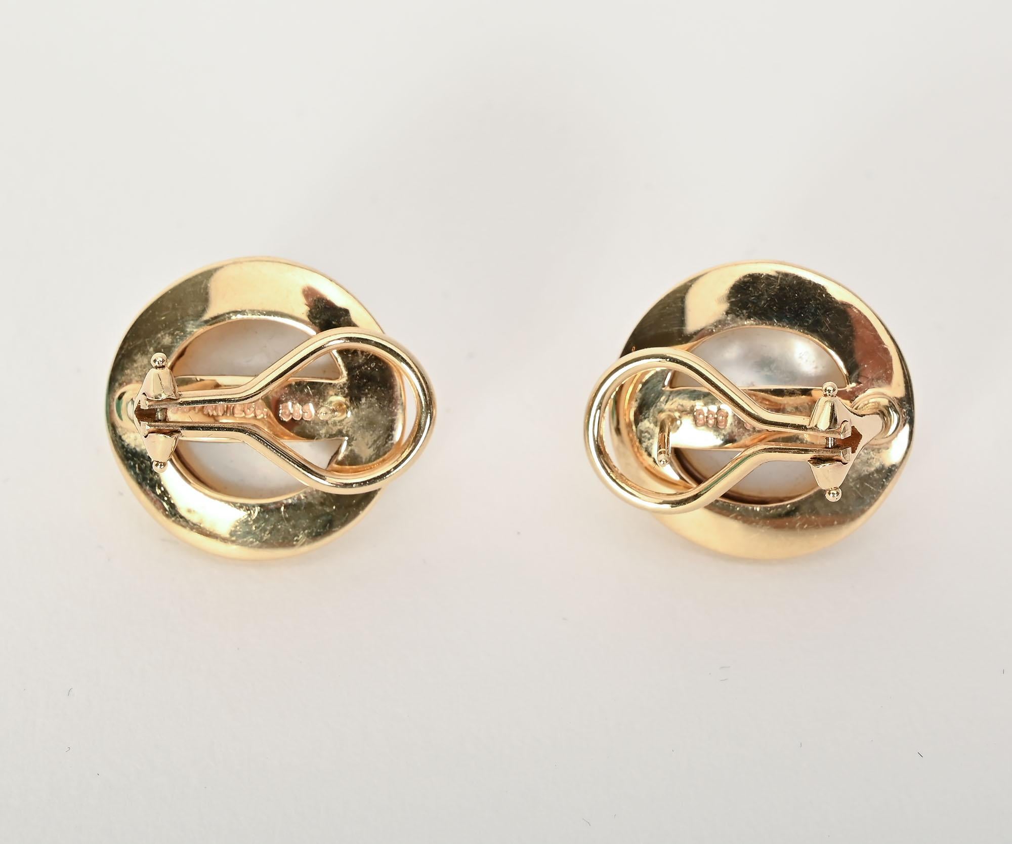 Tiffany Pearl Earrings In Excellent Condition In Darnestown, MD