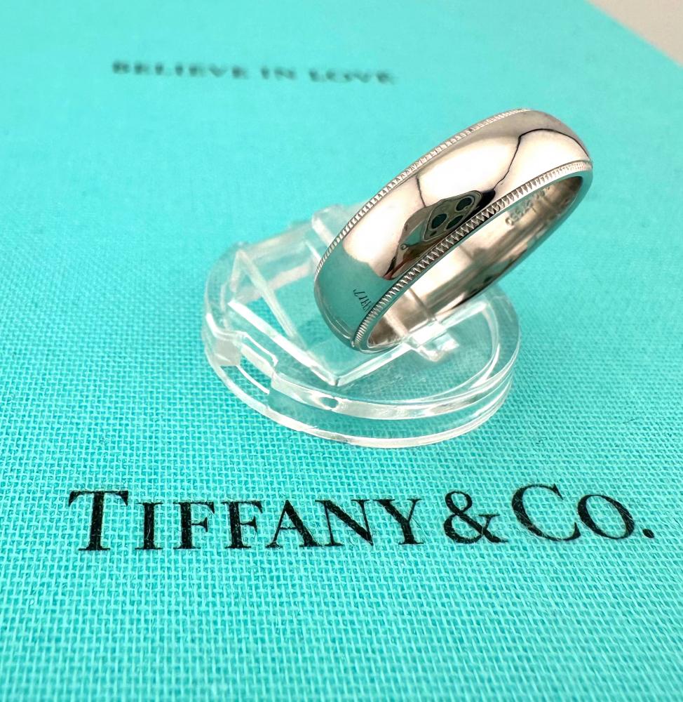 Tiffany Bague à anneau Milgrain sertie de platine 6 mm en vente 3