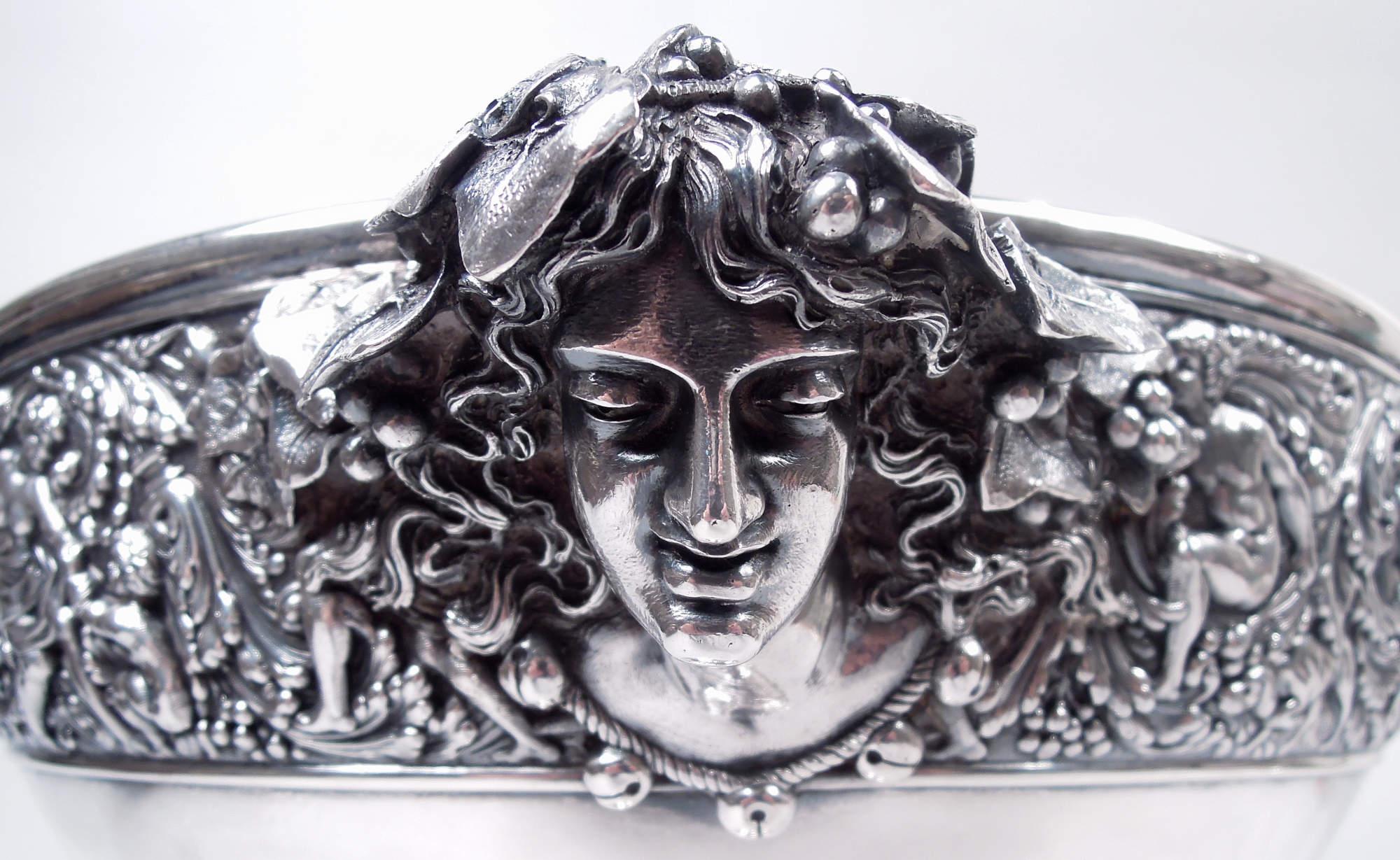 Bol à punch et louche Tiffany à motif olympien historique des Beaux-Arts en vente 1