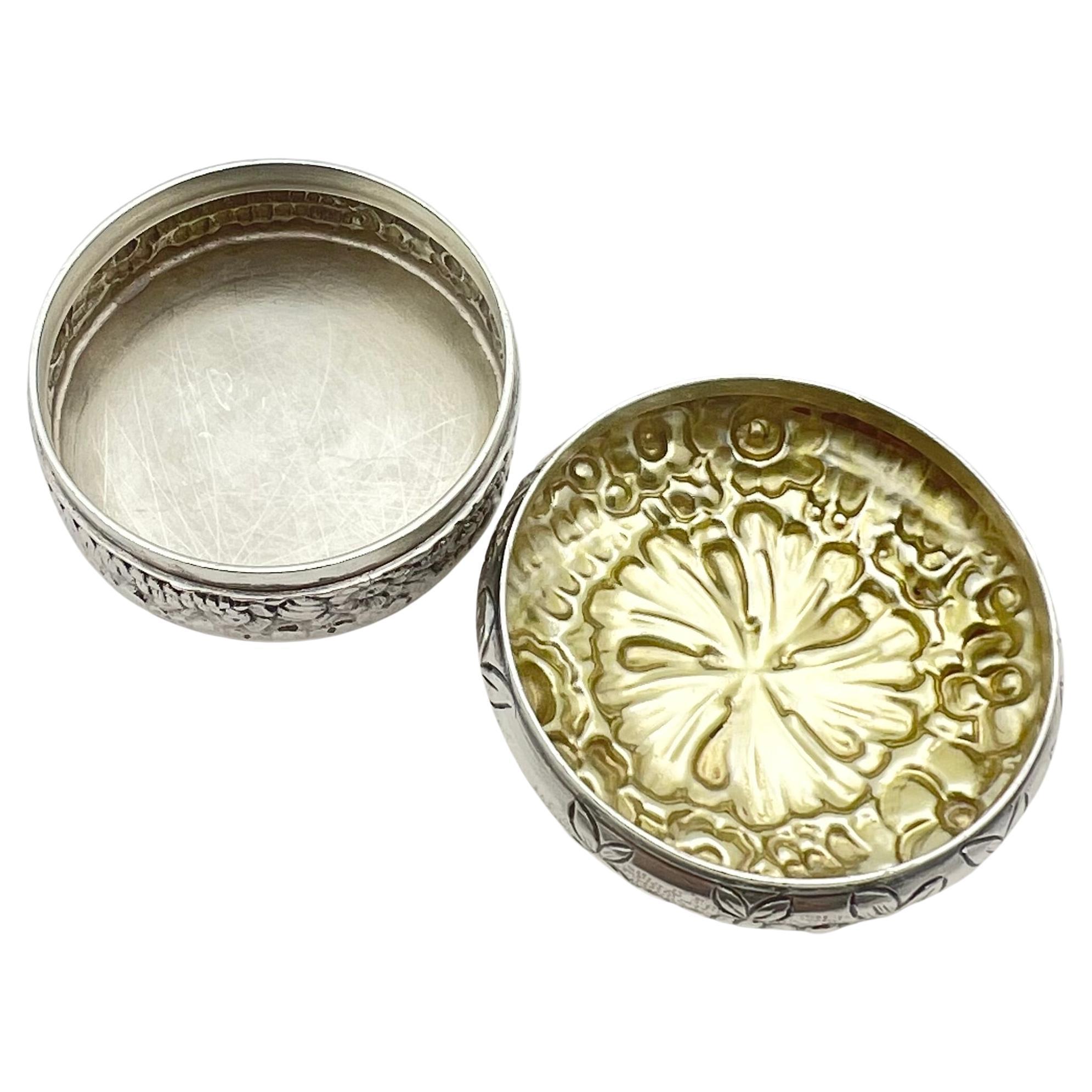 Tiffany Repoussé Sterling Silver 11-Piece Vanity Dresser Set 8