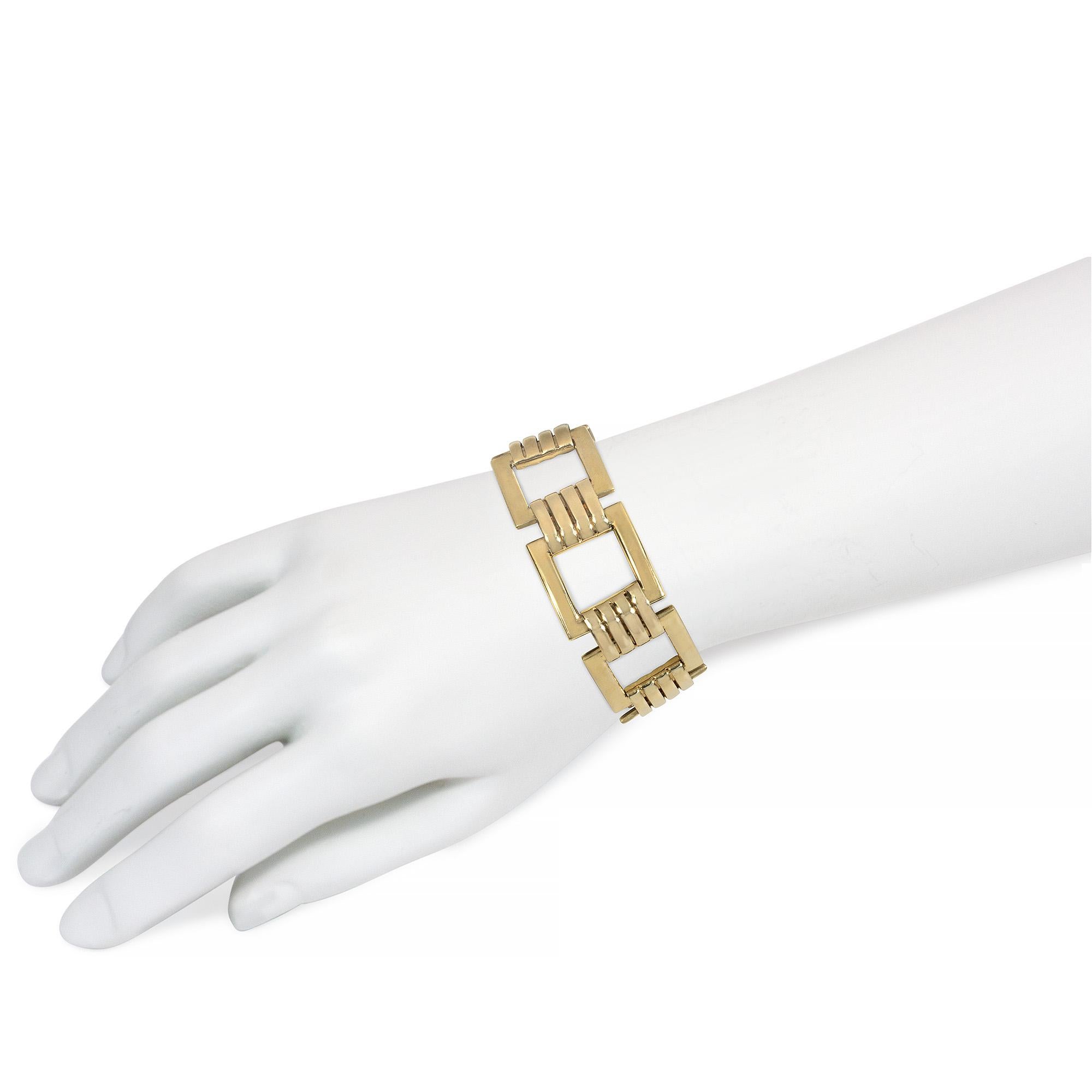 Tiffany Retro Gold Square and Ribbed Link Bracelet In Good Condition For Sale In New York, NY
