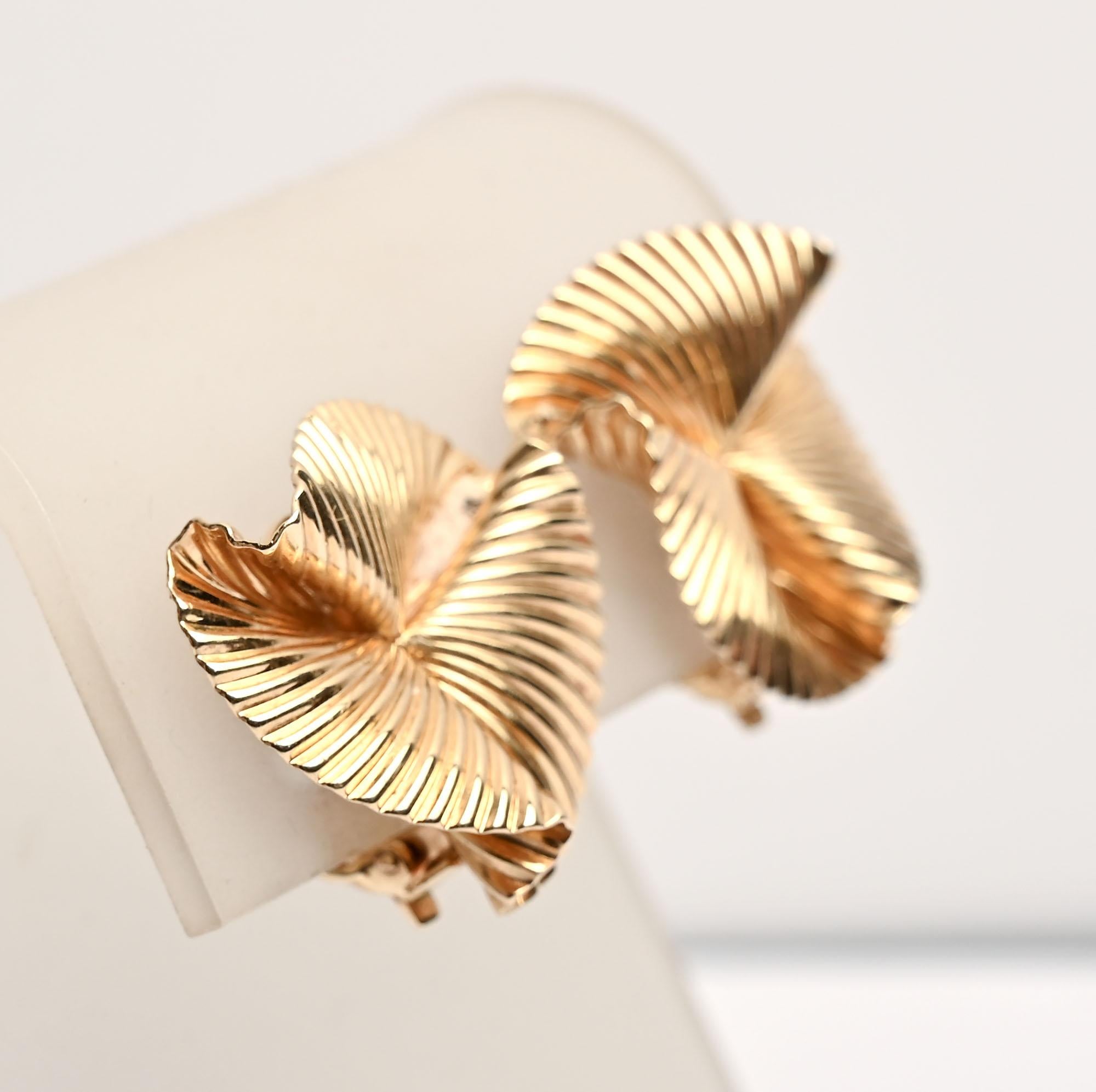 Tiffany Retro Swirl Earrings In Excellent Condition For Sale In Darnestown, MD