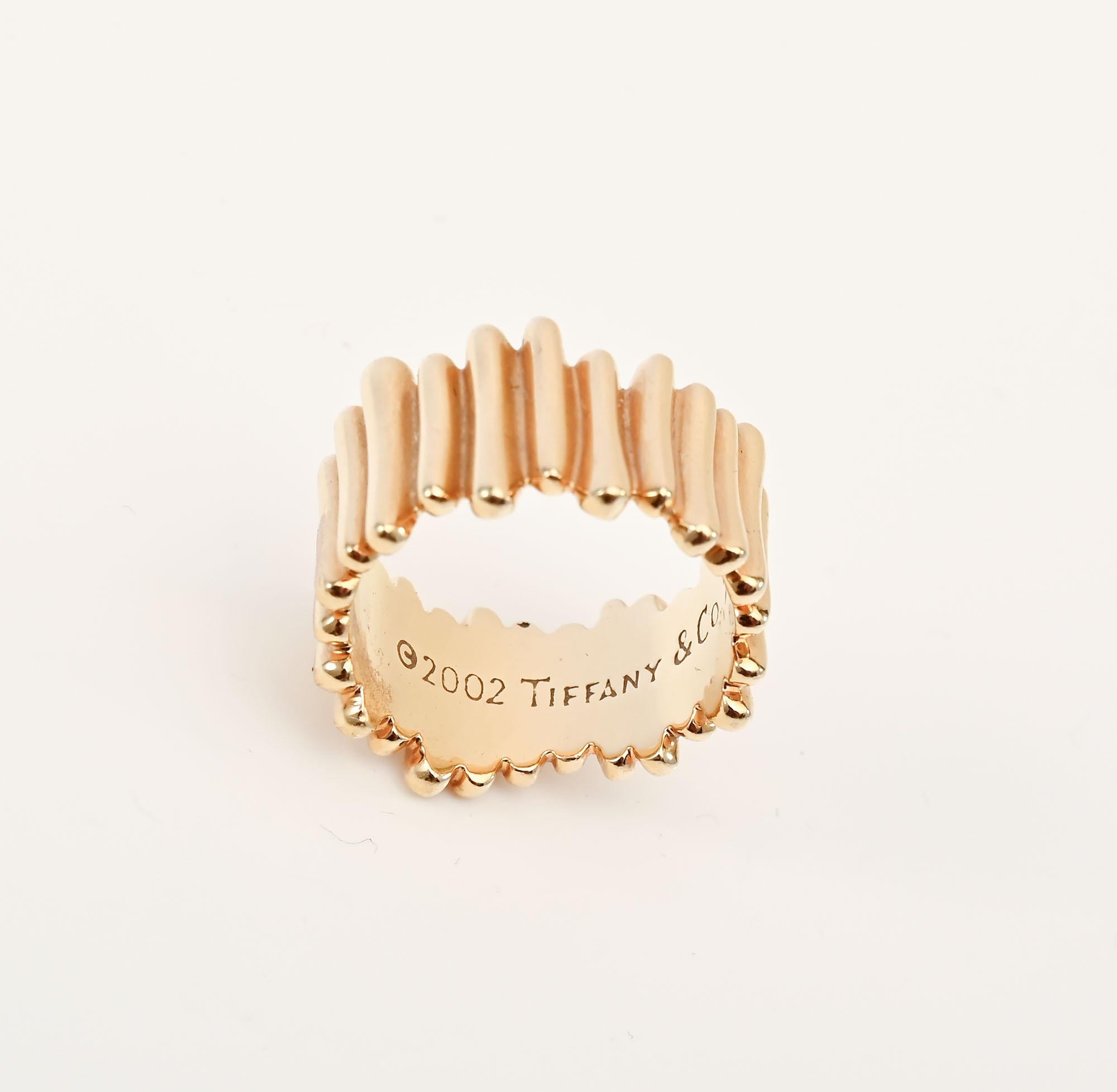 Contemporary Tiffany Ribbed Band Gold Ring