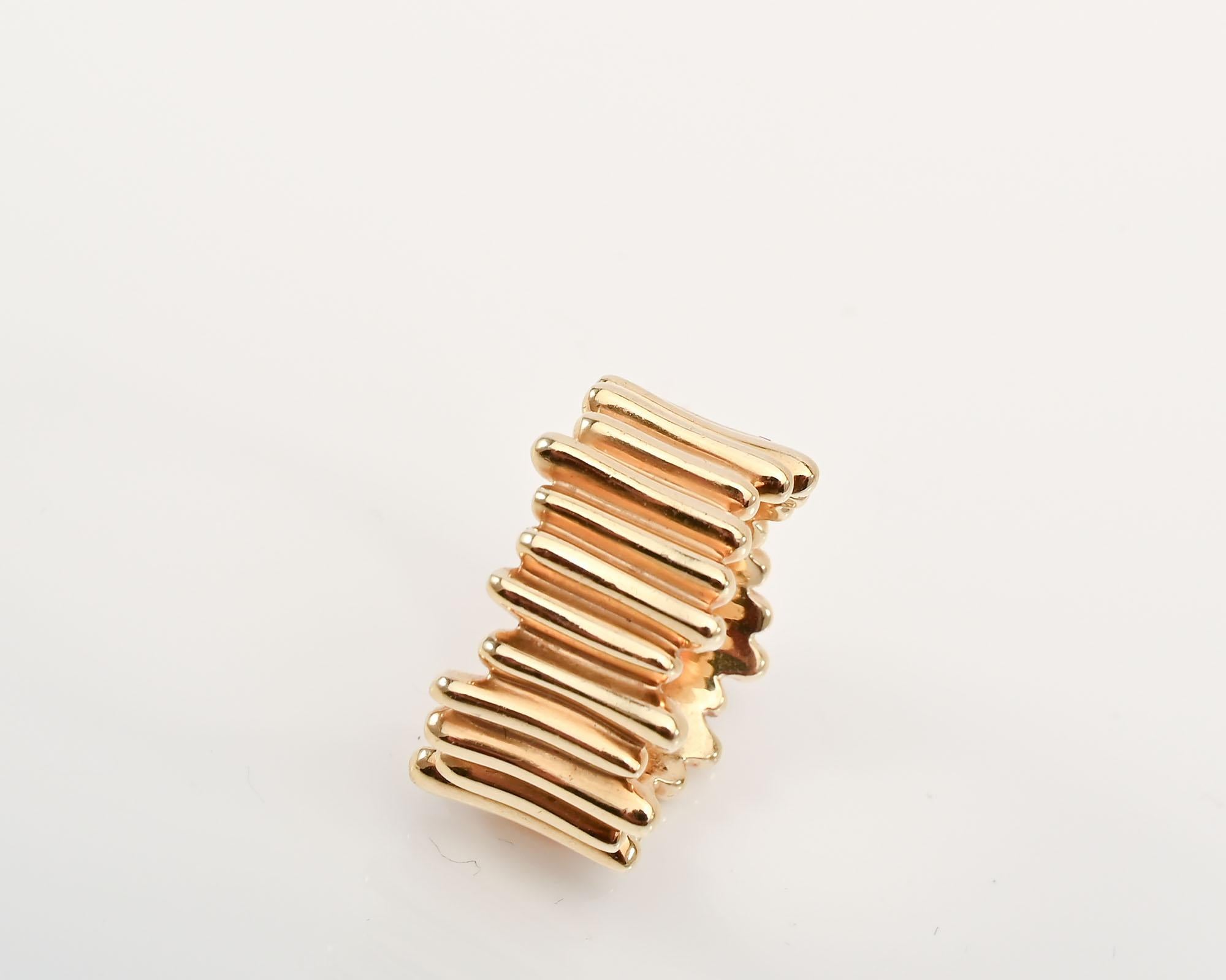 Women's or Men's Tiffany Ribbed Band Gold Ring
