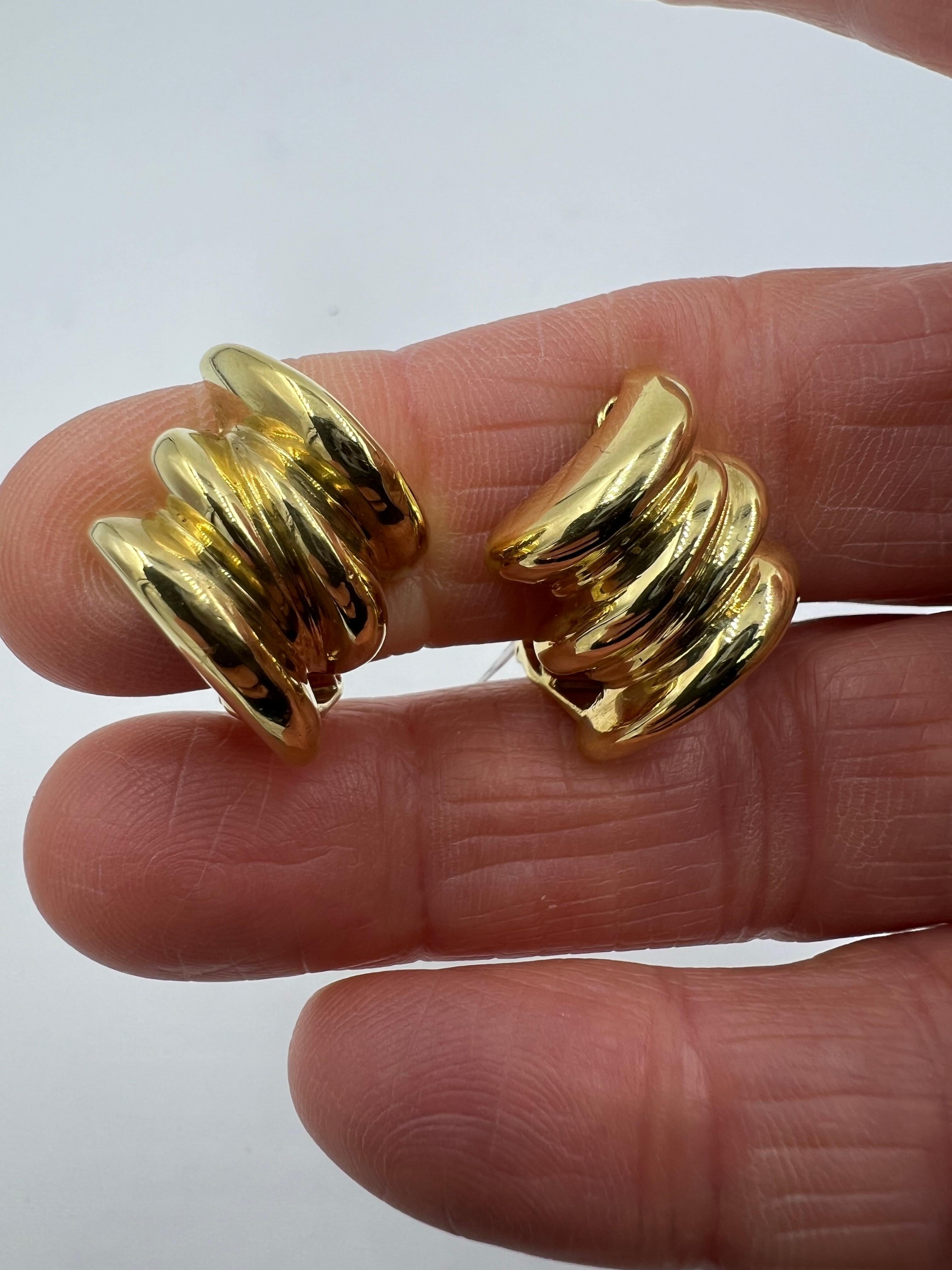 Women's or Men's Tiffany Ribbed Yellow Gold Clip On Earrings For Sale