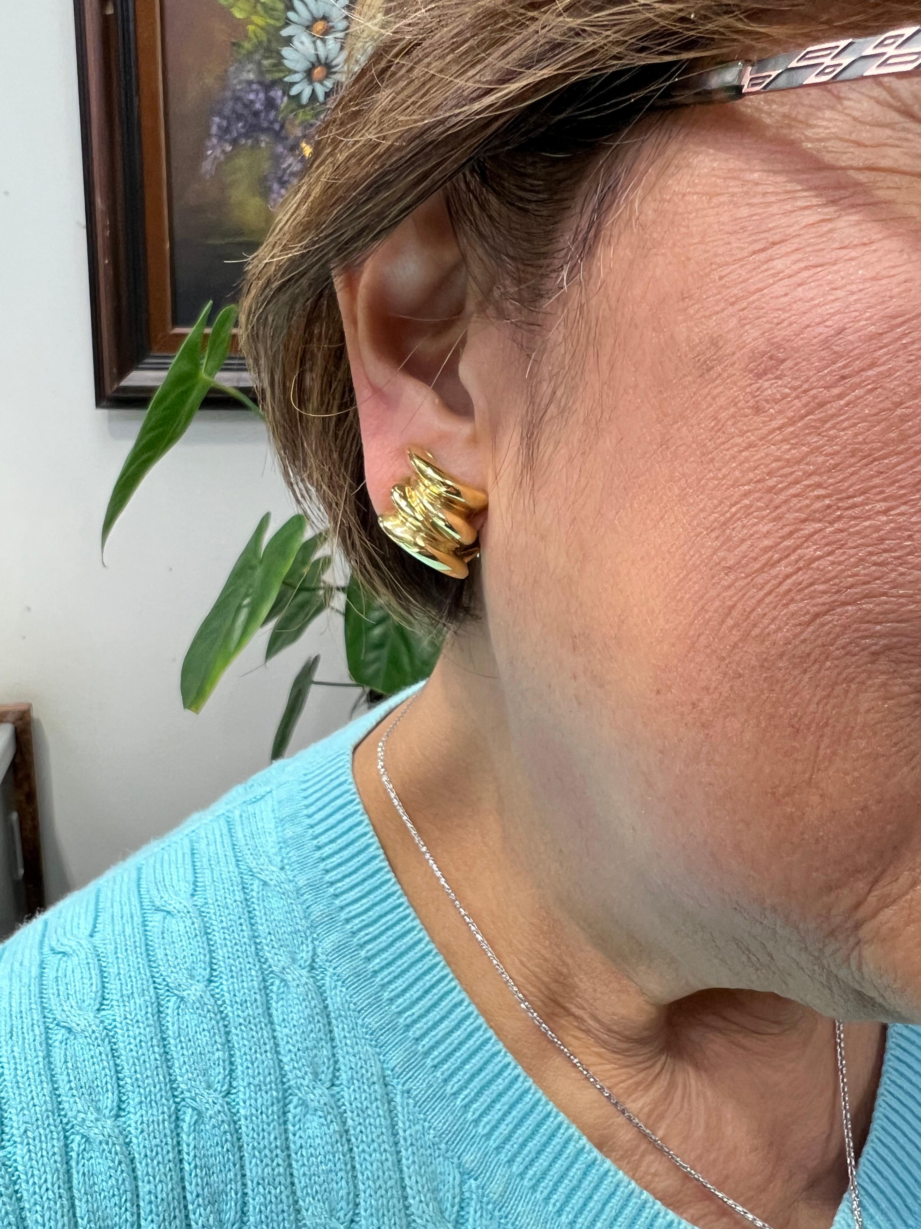 Tiffany Ribbed Yellow Gold Clip On Earrings 4