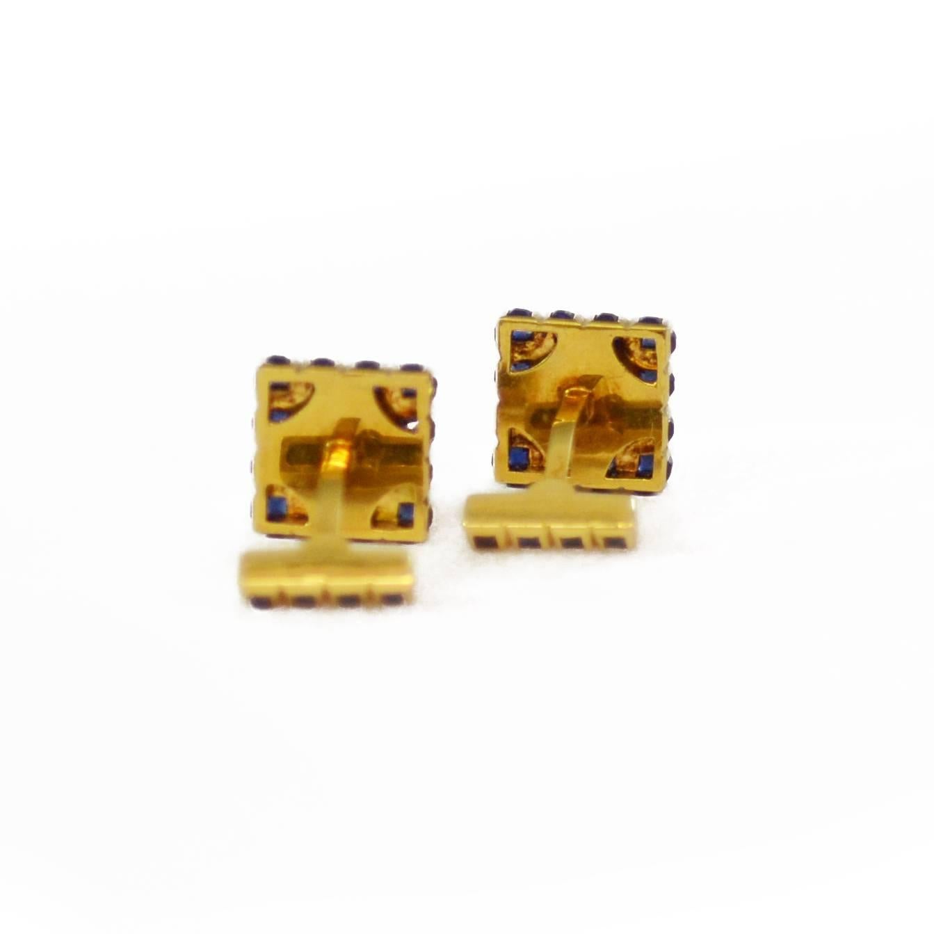Tiffany & Co. circa 1950 Yellow Gold Sapphire Cufflinks In Excellent Condition For Sale In London, GB