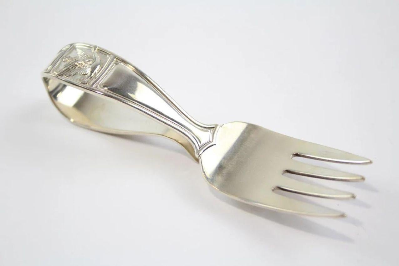 TIFFANY & CO. Punzierte 925 Sterling Silber Schleife Griff Baby Gabel In Original Box & Etui
Gewicht (33g) Länge - 10,5cm
in hervorragendem Zustand
Old Mother Hubbard