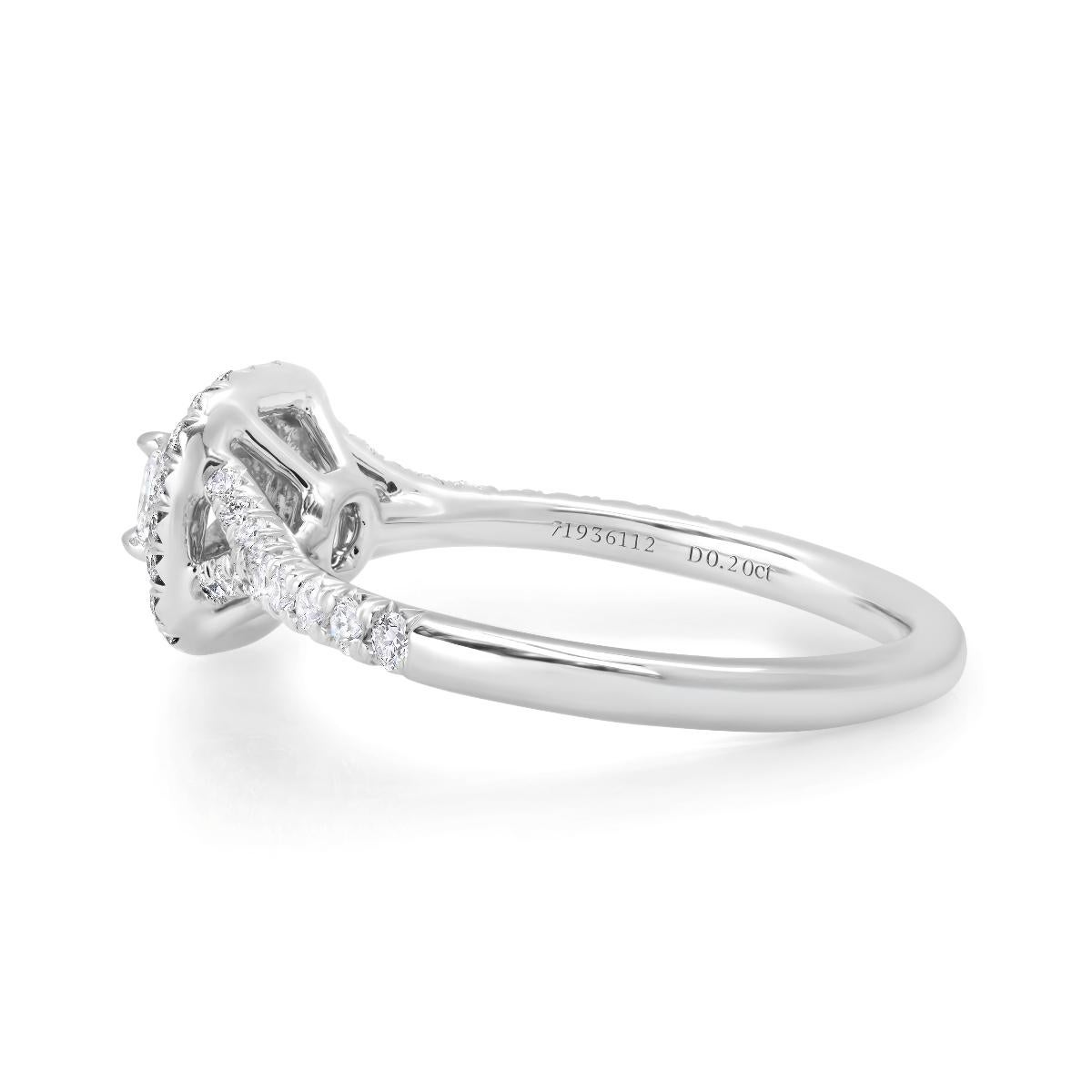 Donna TIFFANY Anello di fidanzamento Soleste in platino con taglio a cuscino e diamante da 0,20 carati con doppia aureola 6 in vendita