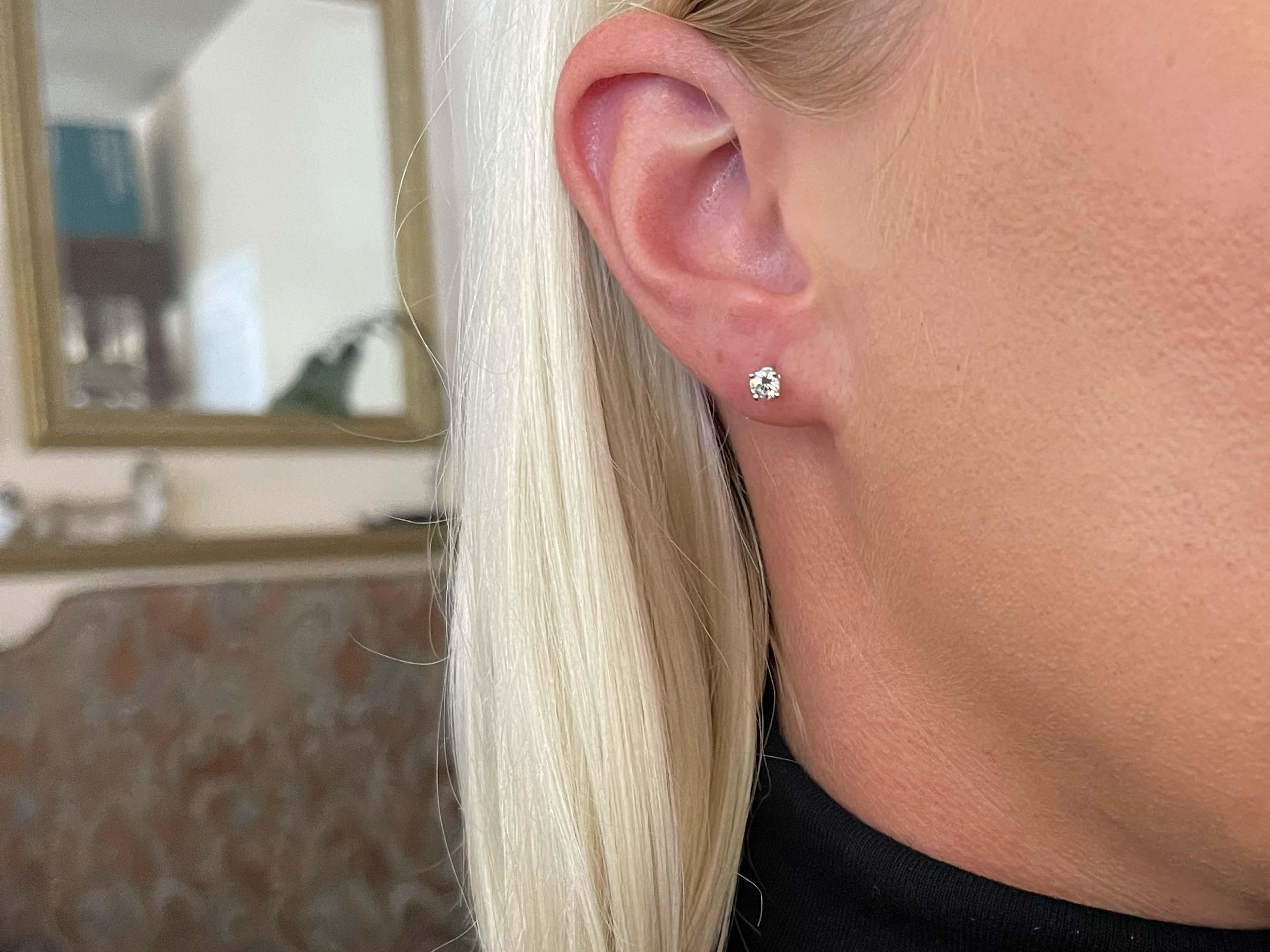 tiffany stud diamond earrings
