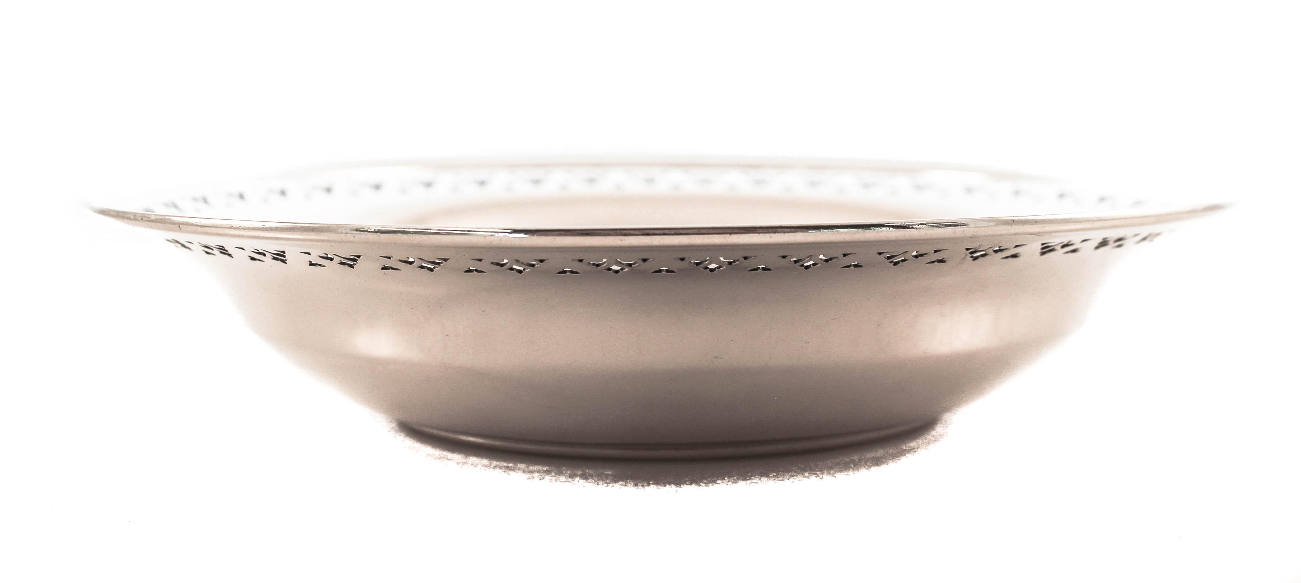 Tiffany & Co. Sterling Bowl In Excellent Condition For Sale In Brooklyn, NY