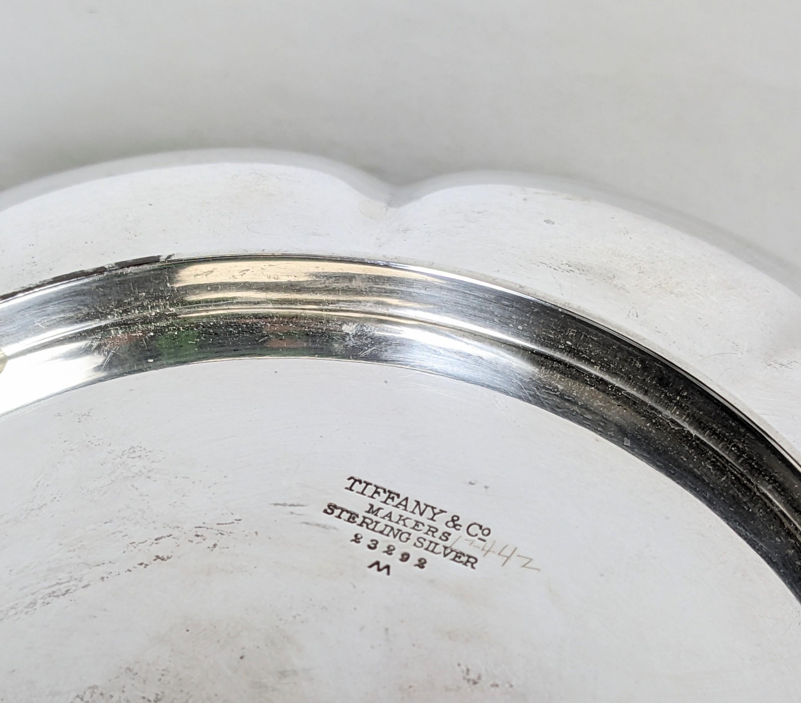Milieu du XXe siècle Tiffany Sterling Elegant Lobed Bowl (bol lobé) en vente