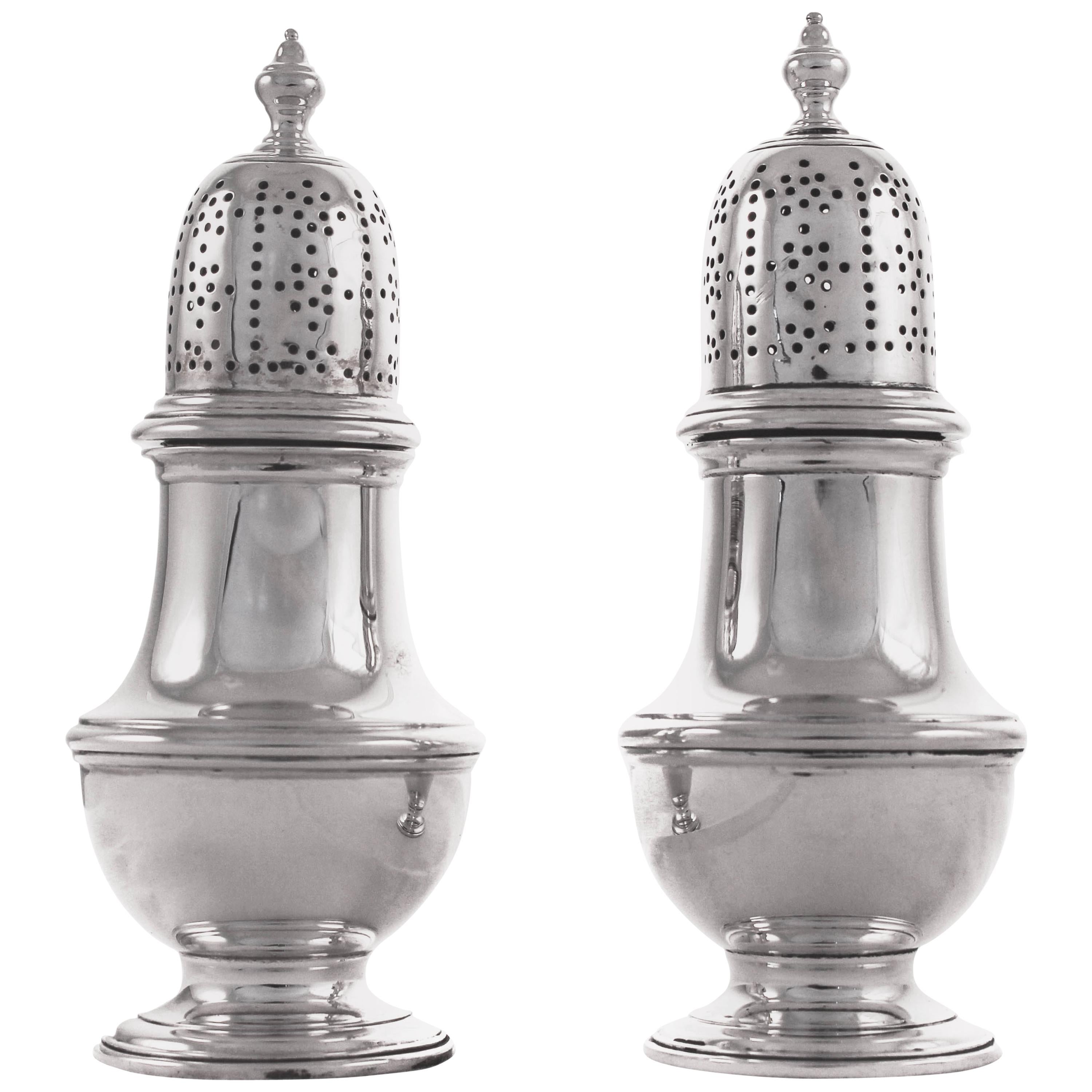 Tiffany Co Salt Pepper And E Sterling Silver Shakers Tiffany Co Salt Pepper And E Sterling Silver Shakers