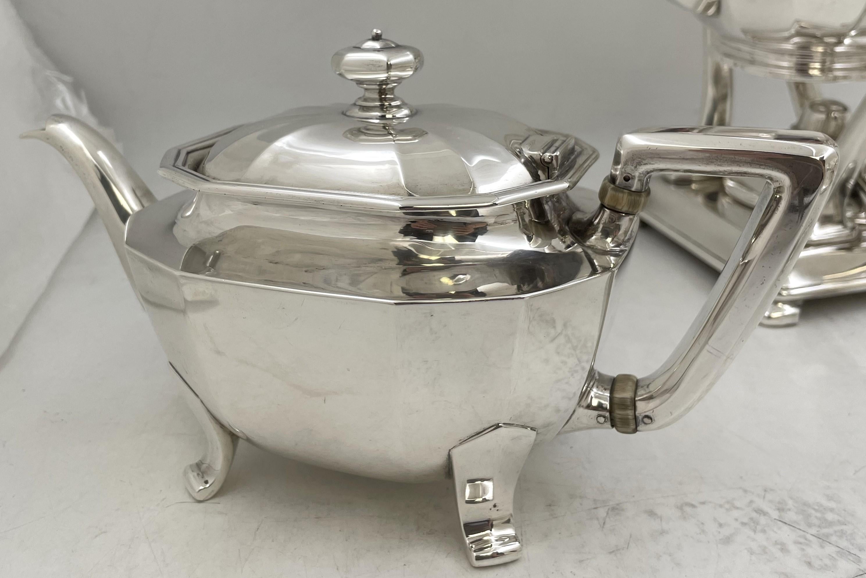 Tiffany & Co. sterling silver 6-piece tea and coffee set in pattern number 17042A from 1907 and in Century pattern, in an elegant, geometric design reminiscent of the Art Deco style, consisting of:

- a kettle on a stand with a burner, measuring
