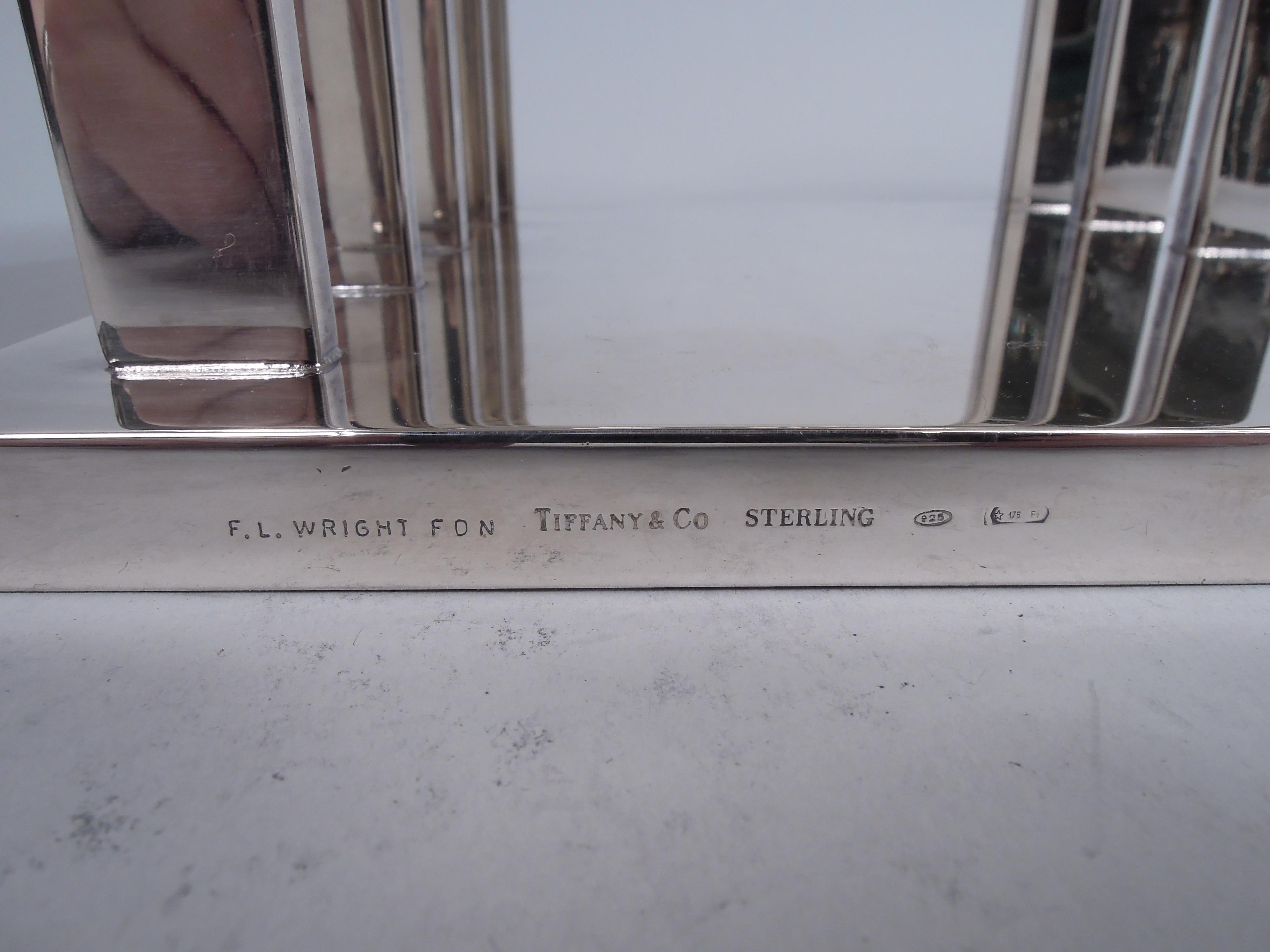 Centro de mesa Tiffany de plata de ley diseñado por Frank Lloyd Wright en venta 3