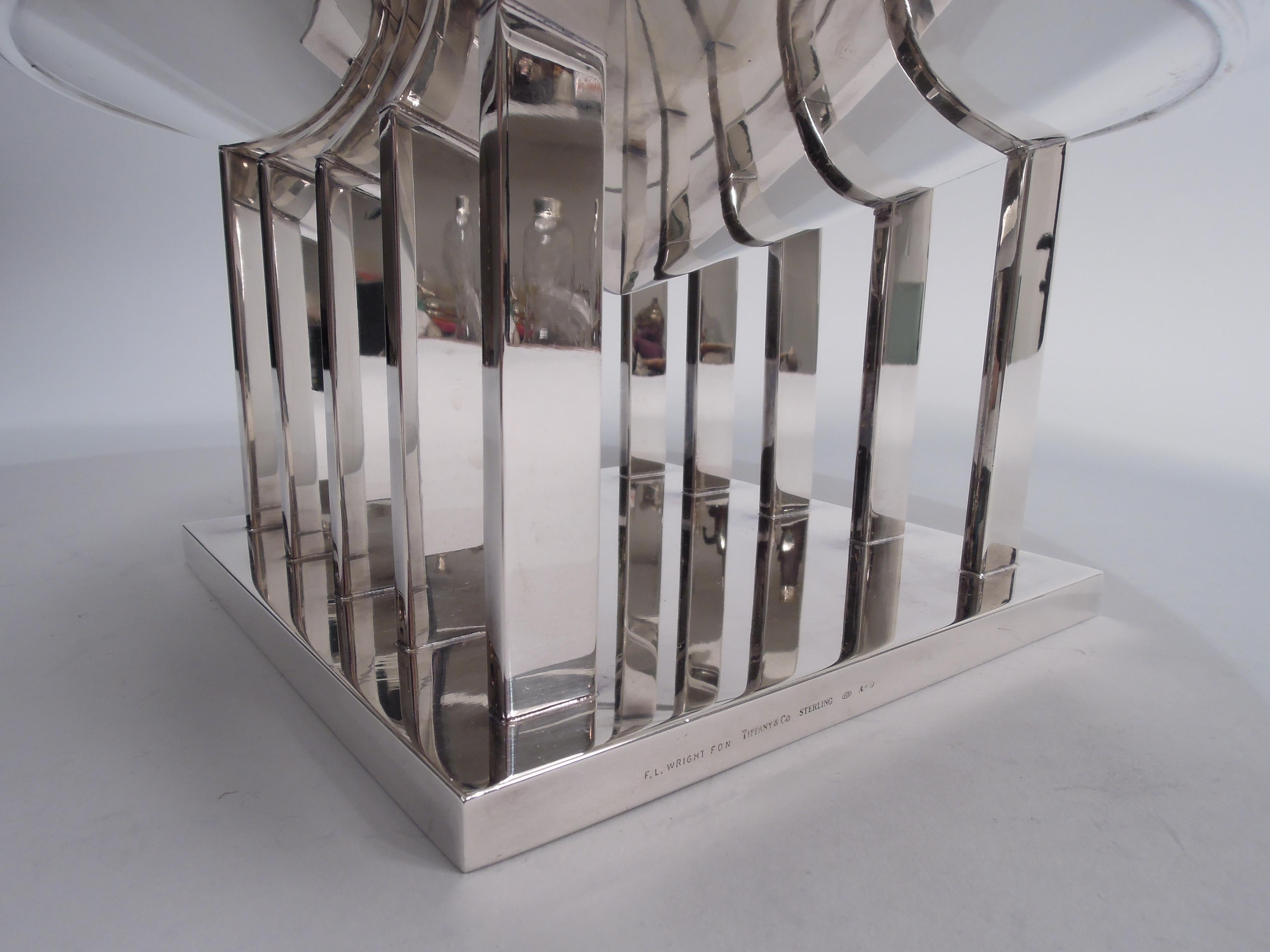 Centro de mesa Tiffany de plata de ley diseñado por Frank Lloyd Wright en venta 1