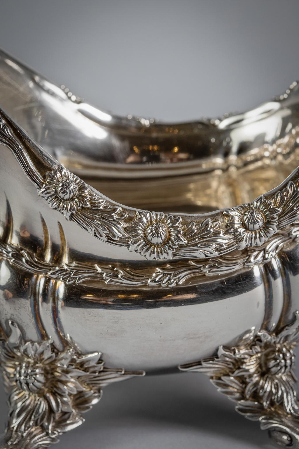 Tiffany Sterling Silver Chrysanthemum Pattern Sauceboat, circa 1890 In Excellent Condition For Sale In New York, NY