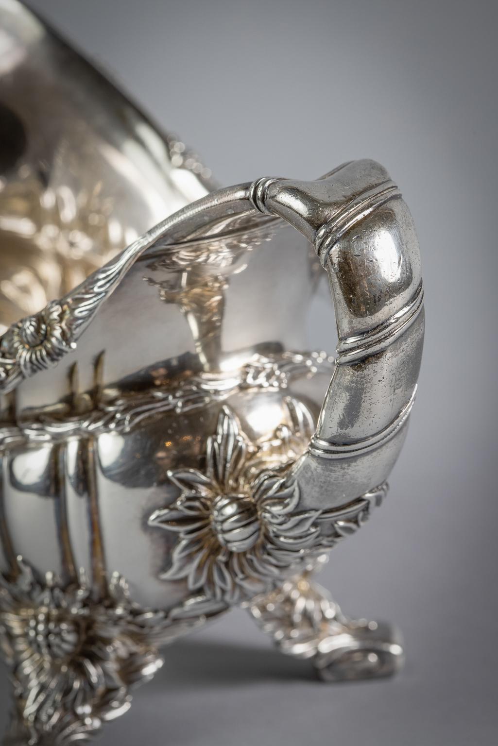 Late 19th Century Tiffany Sterling Silver Chrysanthemum Pattern Sauceboat, circa 1890 For Sale