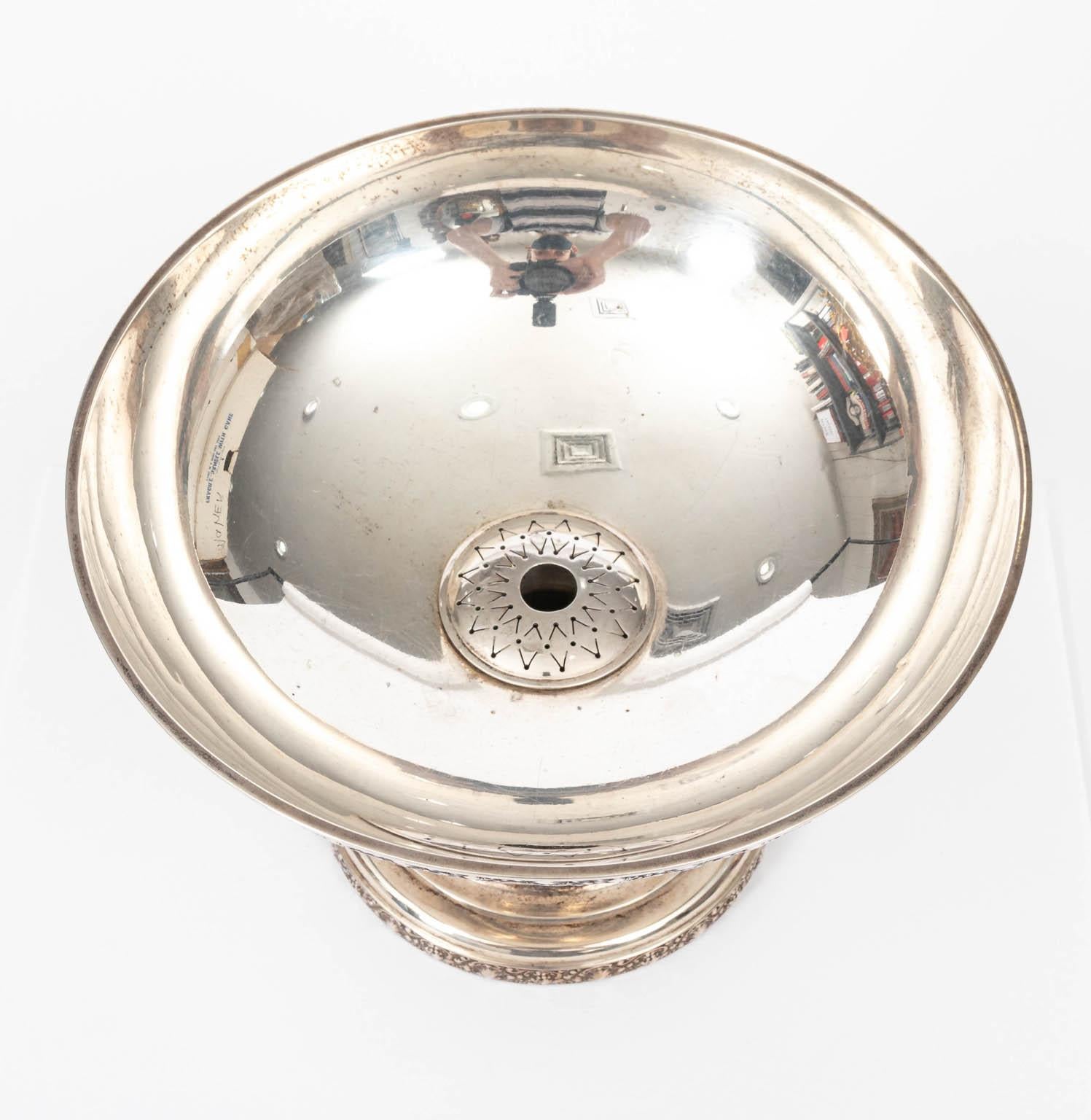 Tiffany & Co. Sterling Silver Ice Bowl In Good Condition In Stamford, CT