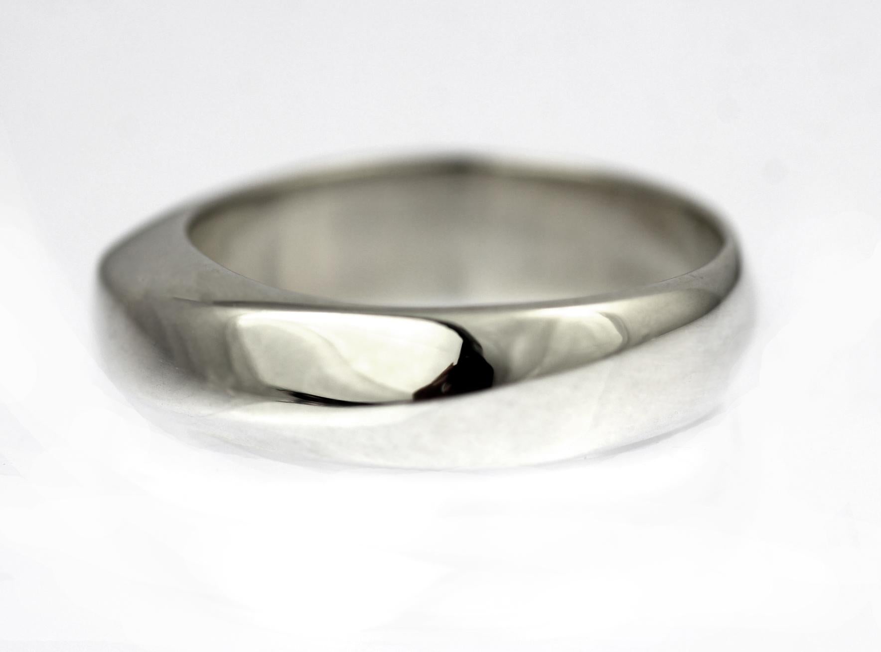Modern Tiffany sterling silver polished band ring size M1/2 For Sale