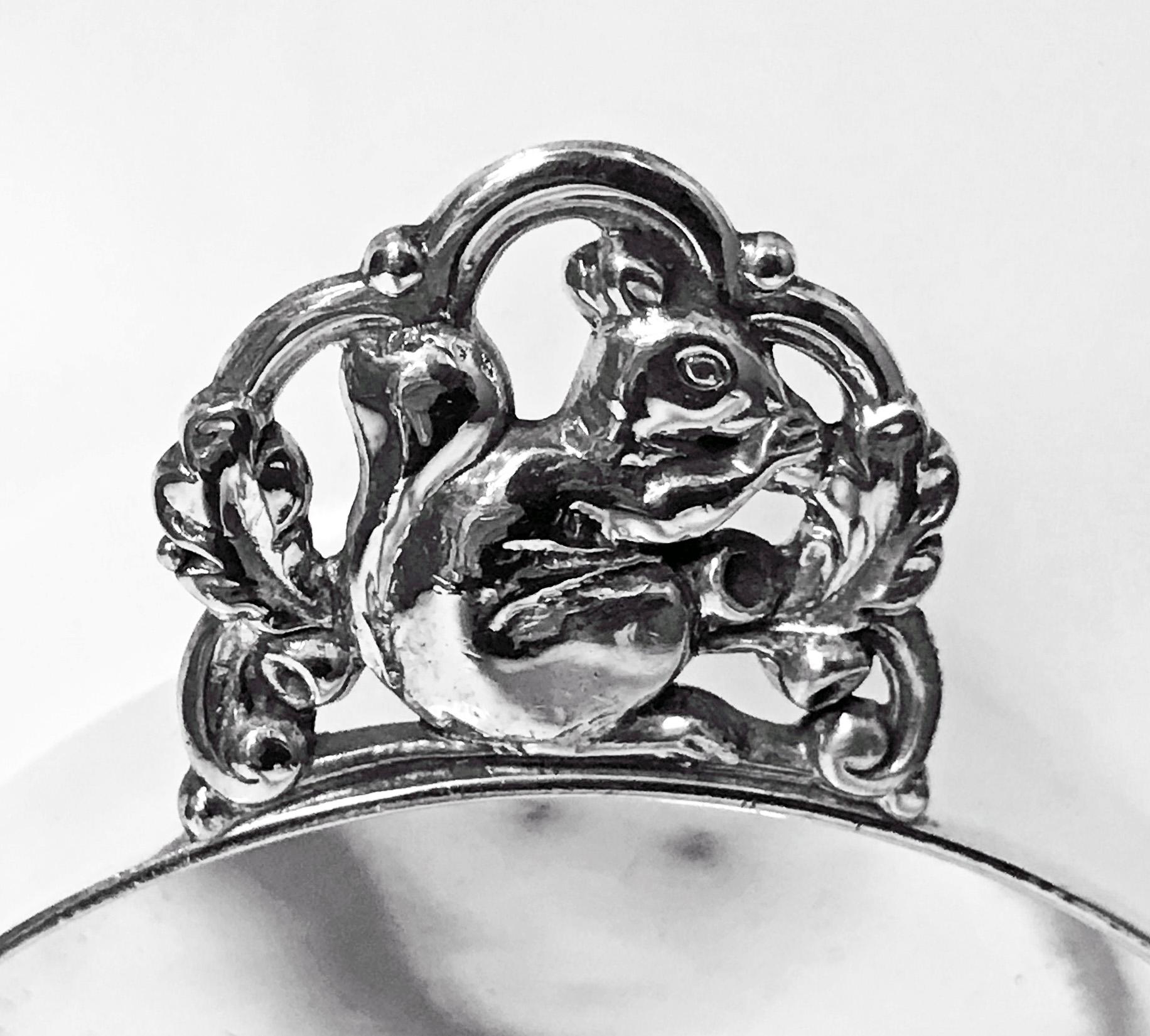Tiffany & Co. Sterling Silver Porringer Squirrel Handle, 1907-1938 In Good Condition In Toronto, Ontario