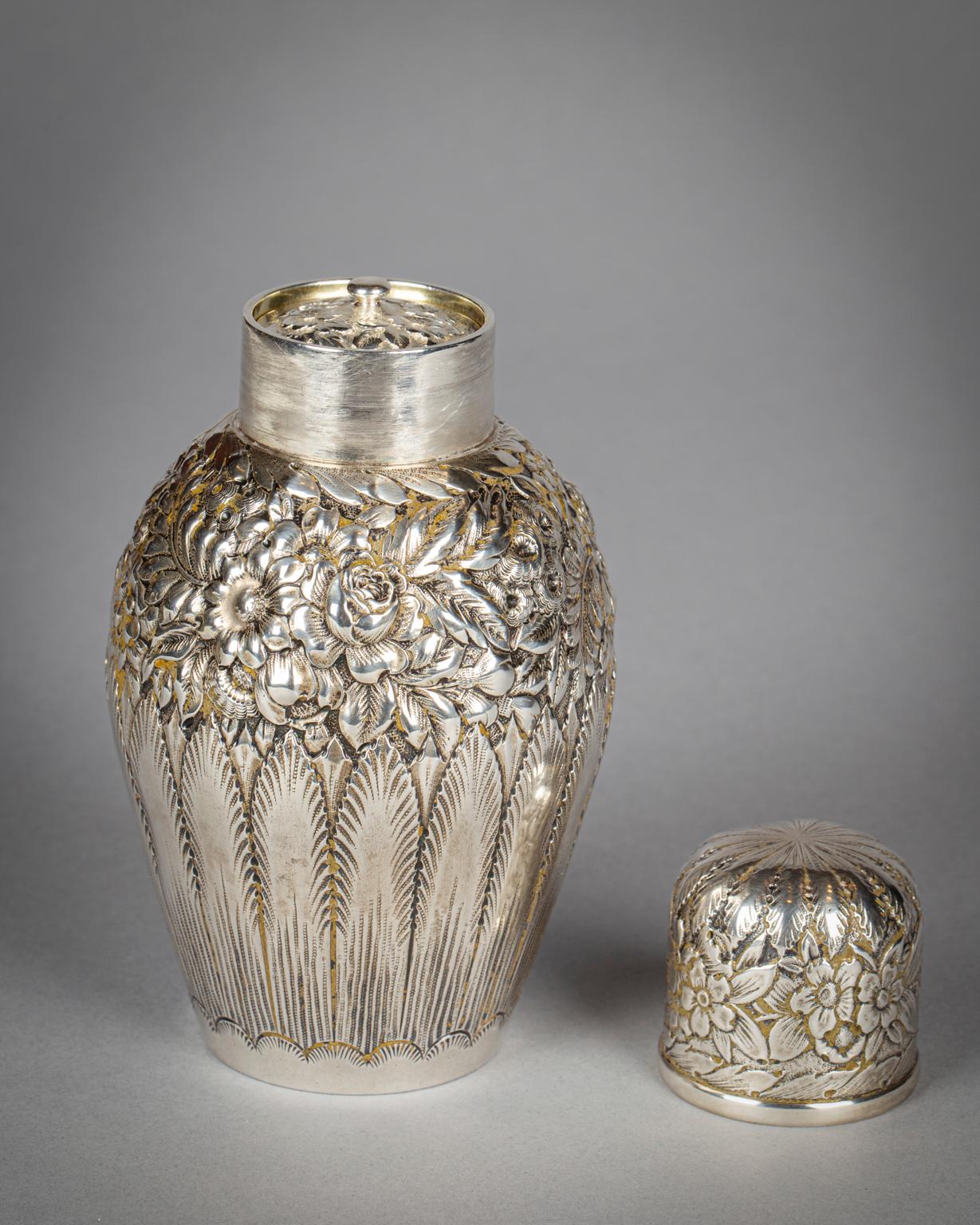 Tiffany Sterling Silver Tea Caddy, 1870-1891 In Good Condition For Sale In New York, NY