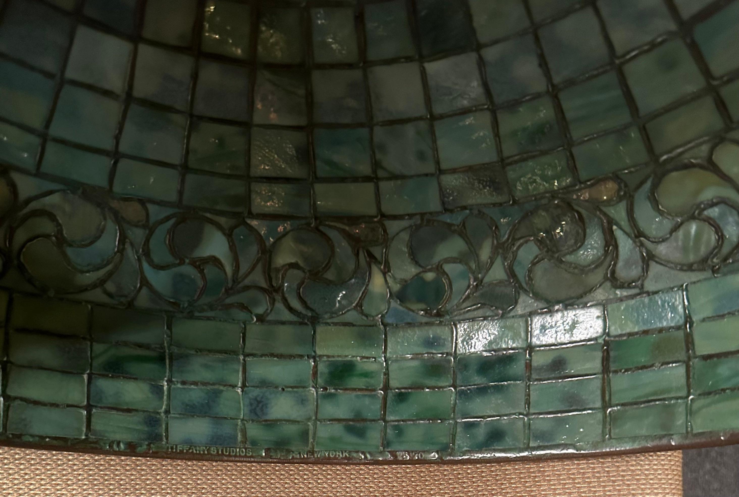 American Tiffany Studios 18” “Whirling Leaf” Table Lamp For Sale