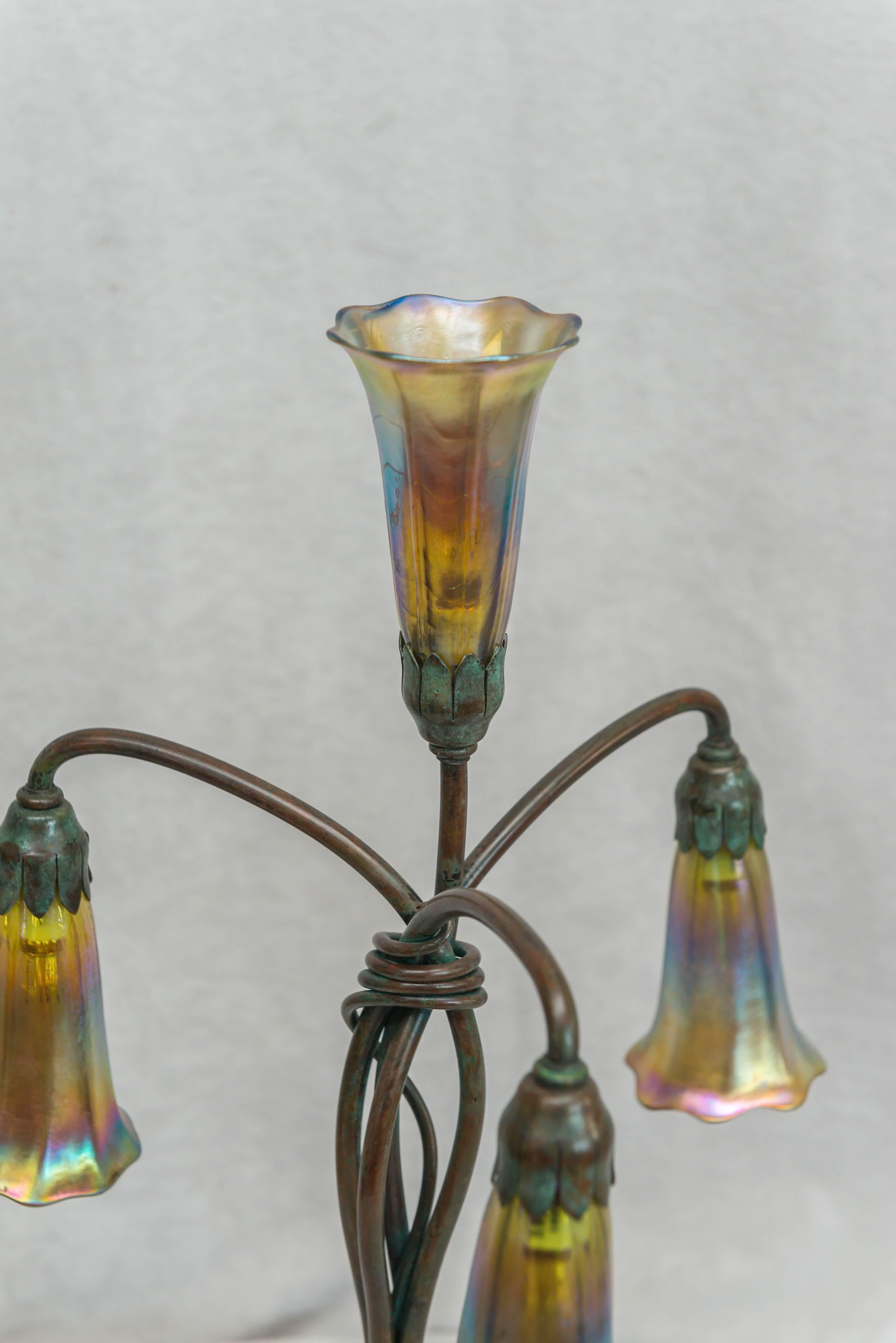tiffany lily table lamp