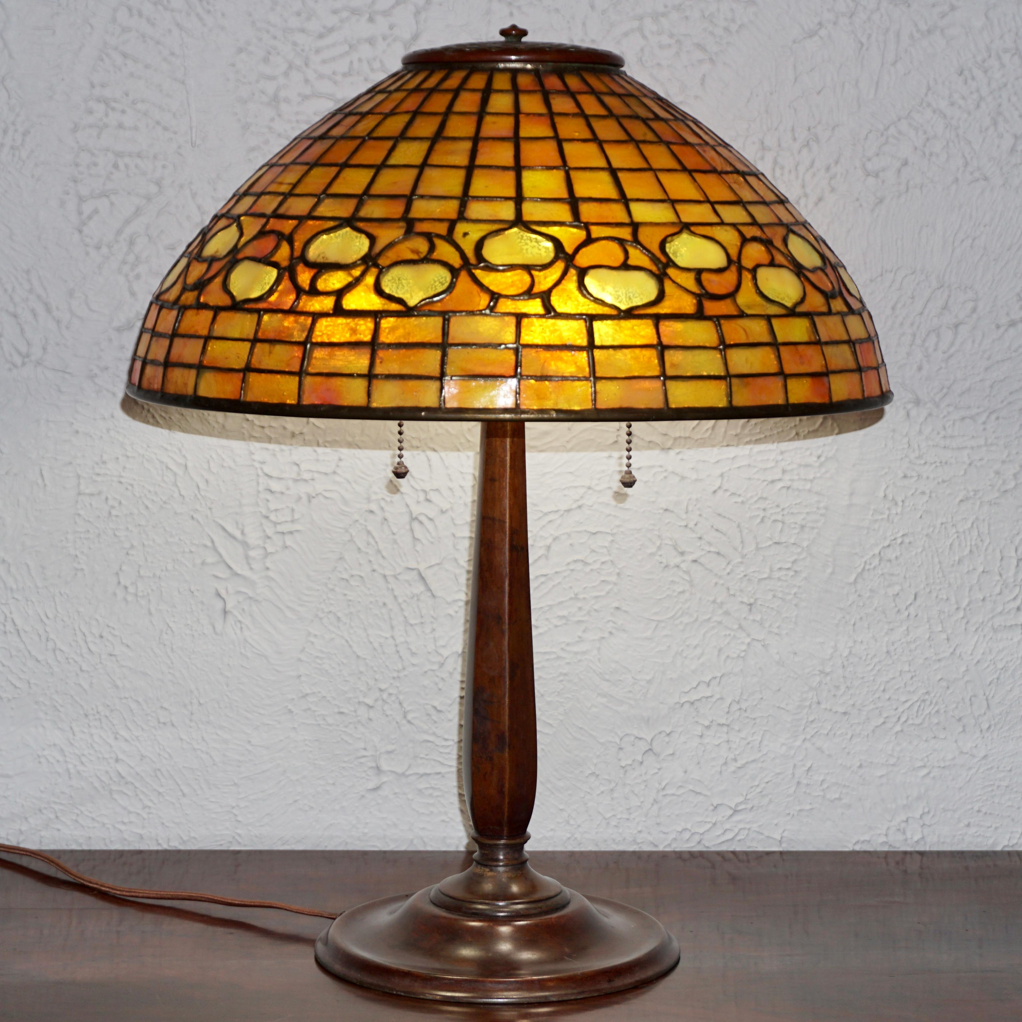 Tiffany Studios “Acorn” Table Lamp In Good Condition In Dallas, TX
