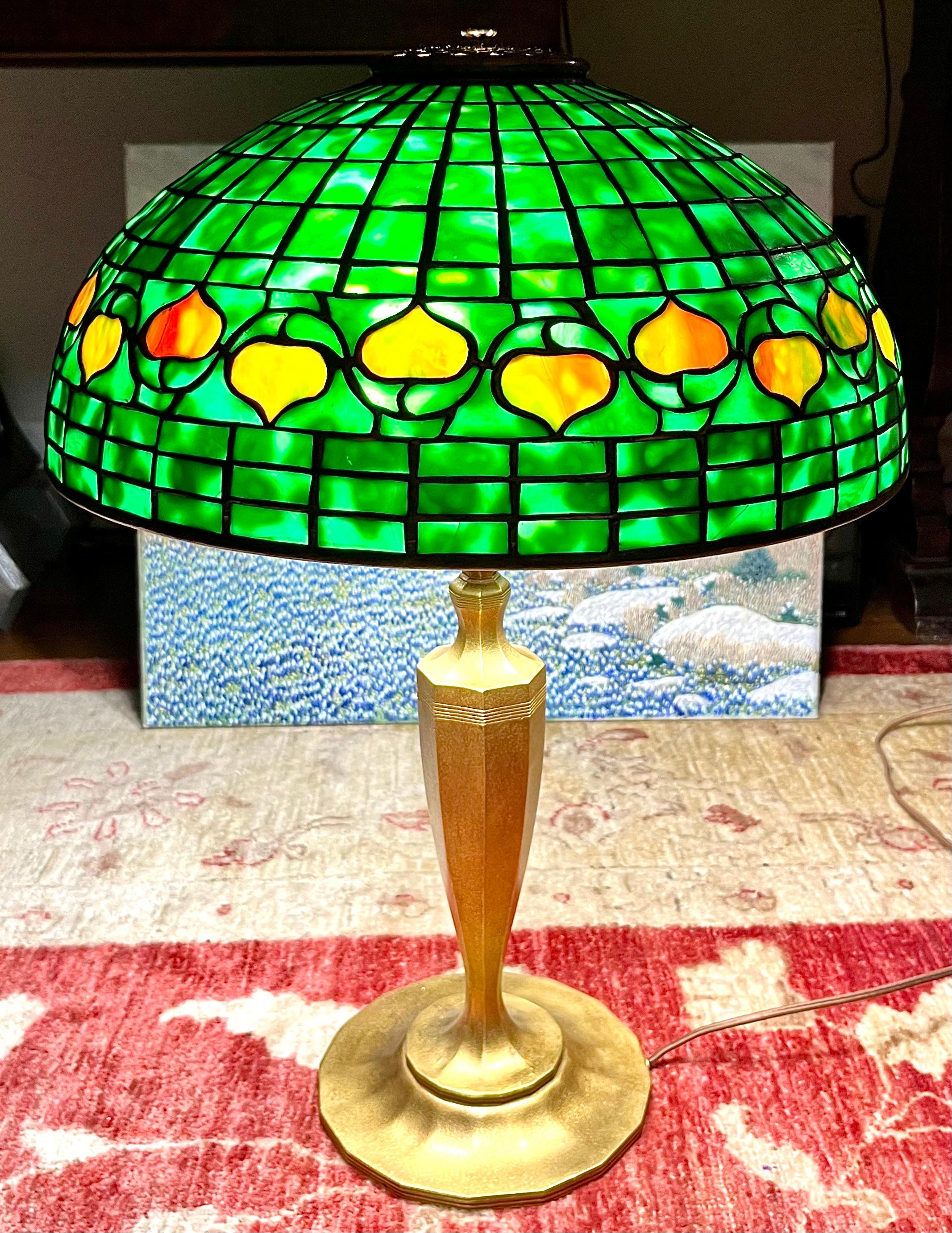 Bronze Tiffany Studios - Lampe de table à glands en vente