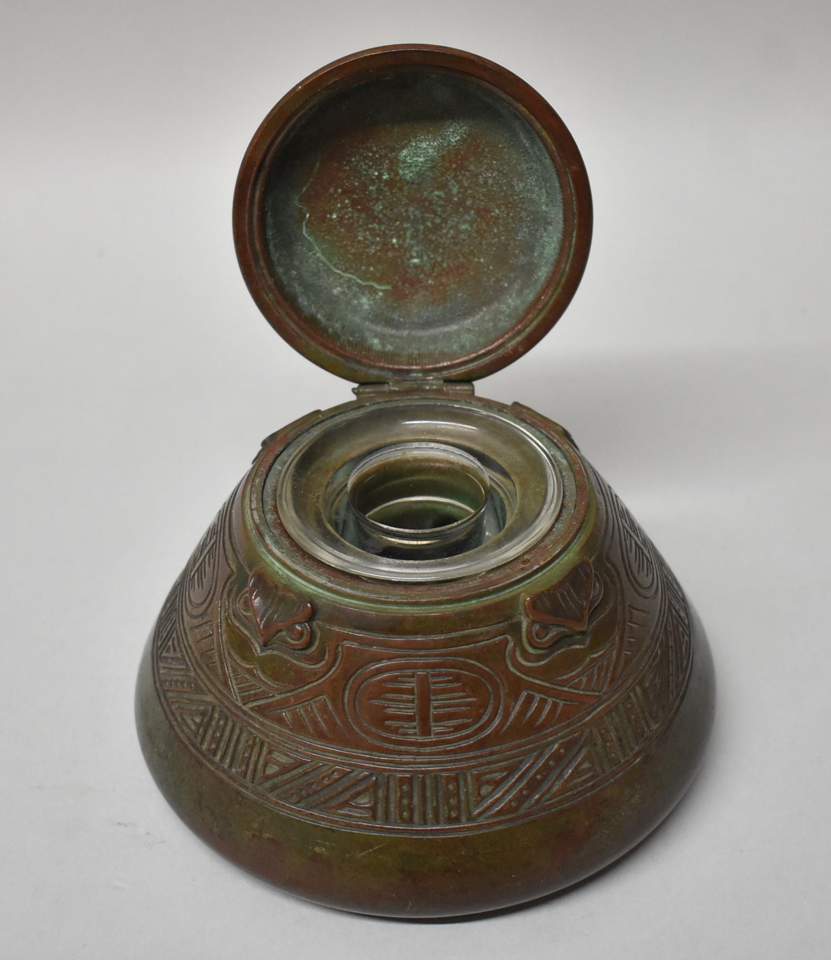 Arts and Crafts Encrier indien américain en bronze Tiffany Studios Détails de hiboux en vente