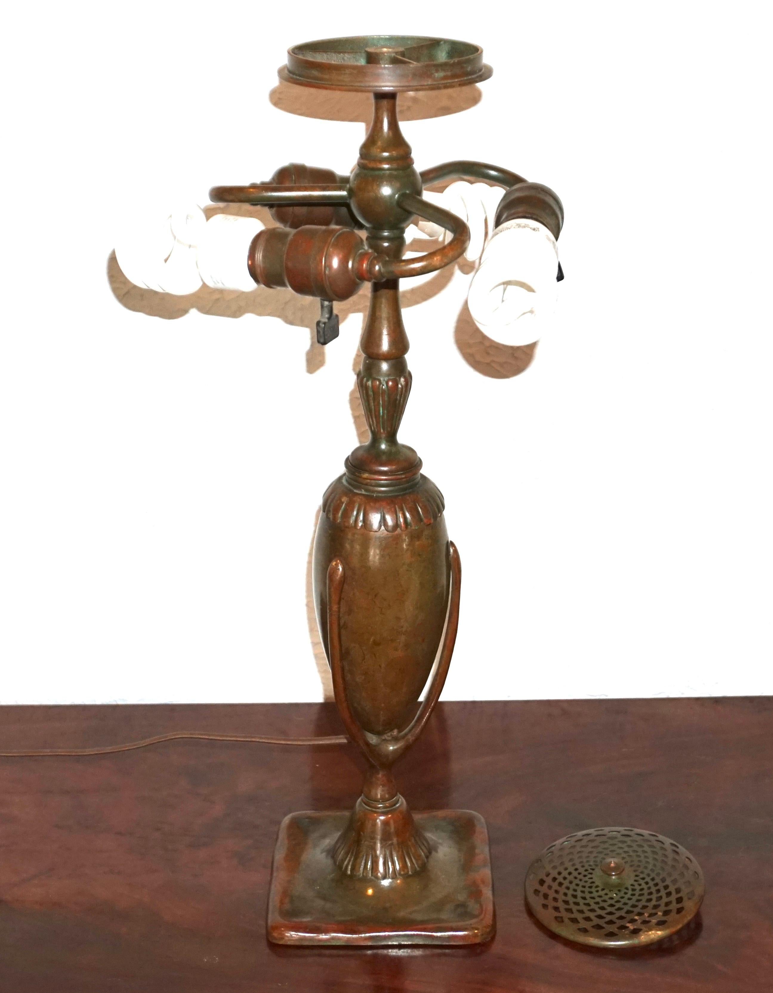 Tiffany Studios Apple Blossom Table Lamp In Good Condition In Dallas, TX