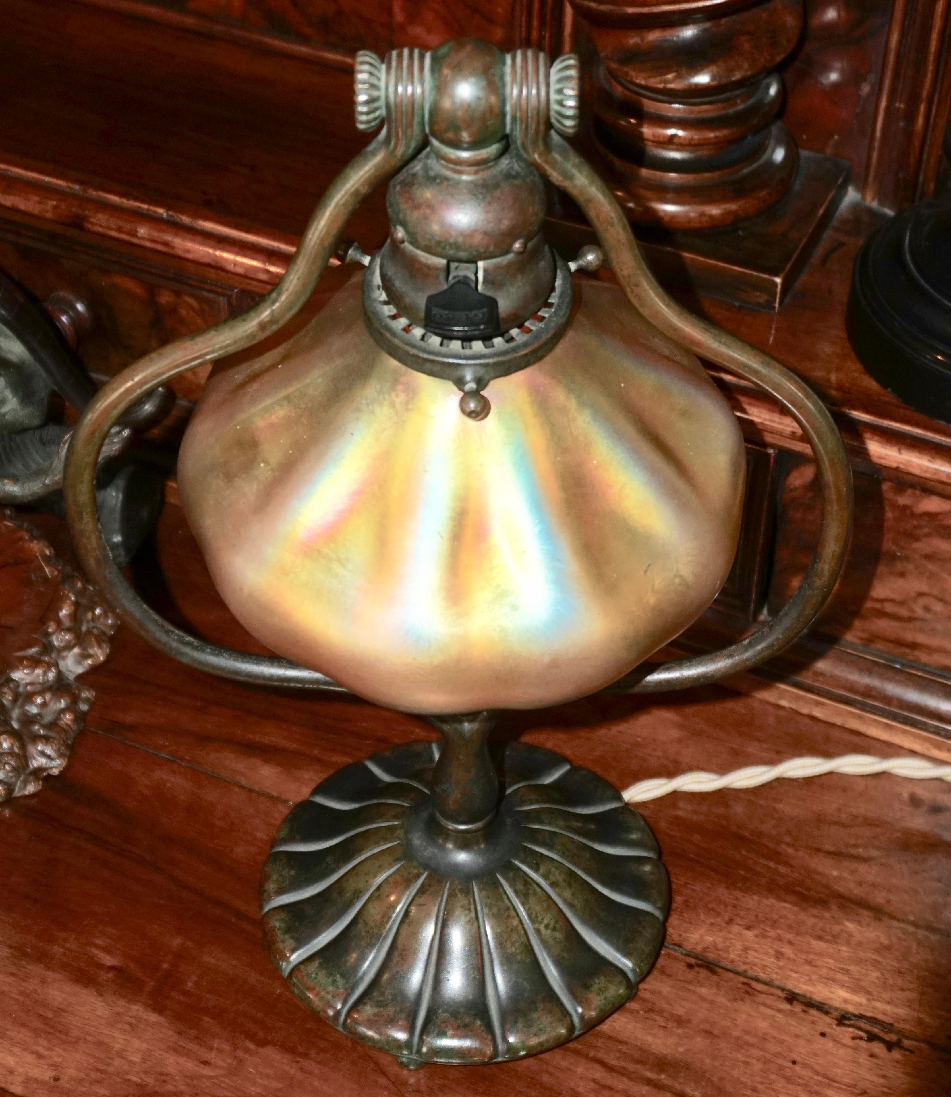 Tiffany Studios Bronze und Favrile Harfe Tabelle Schreibtischlampe 3